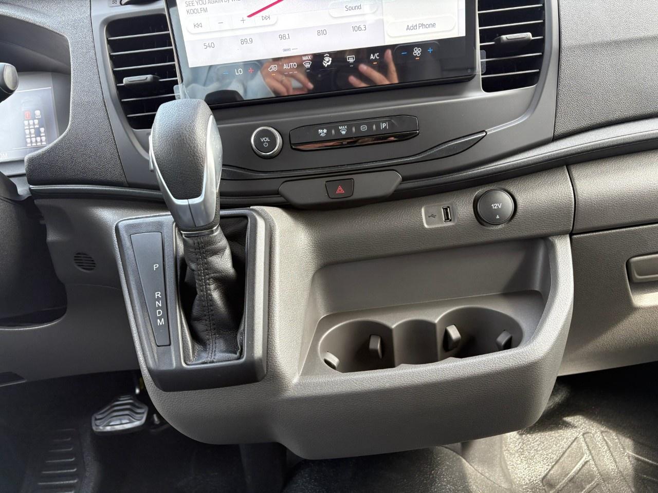 2026 Ford Transit Passenger Wagon Photo