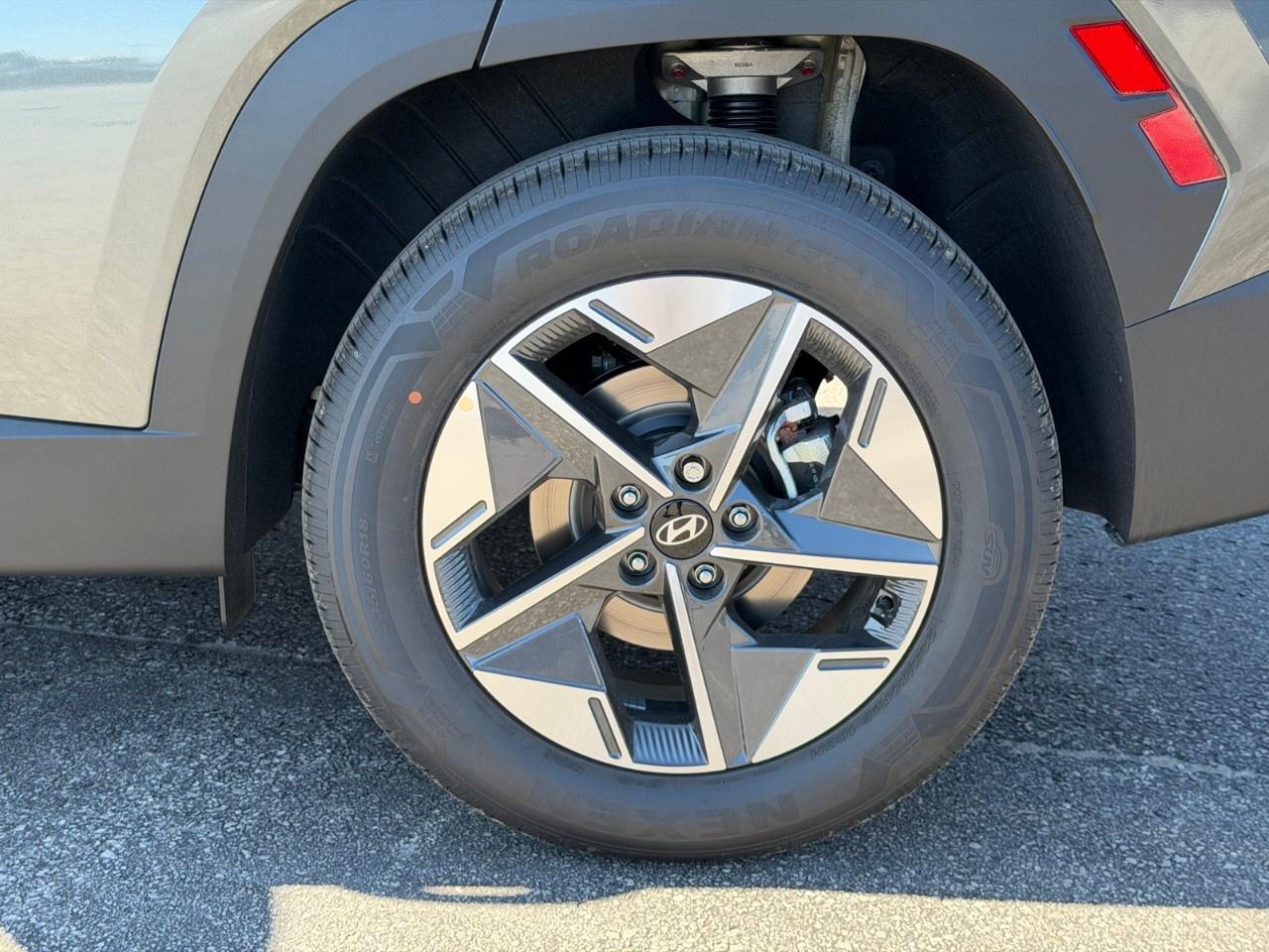 2026 Hyundai Tucson Preferred AWD w/Trend Pkg [TUCWDK2EPRTR] Photo
