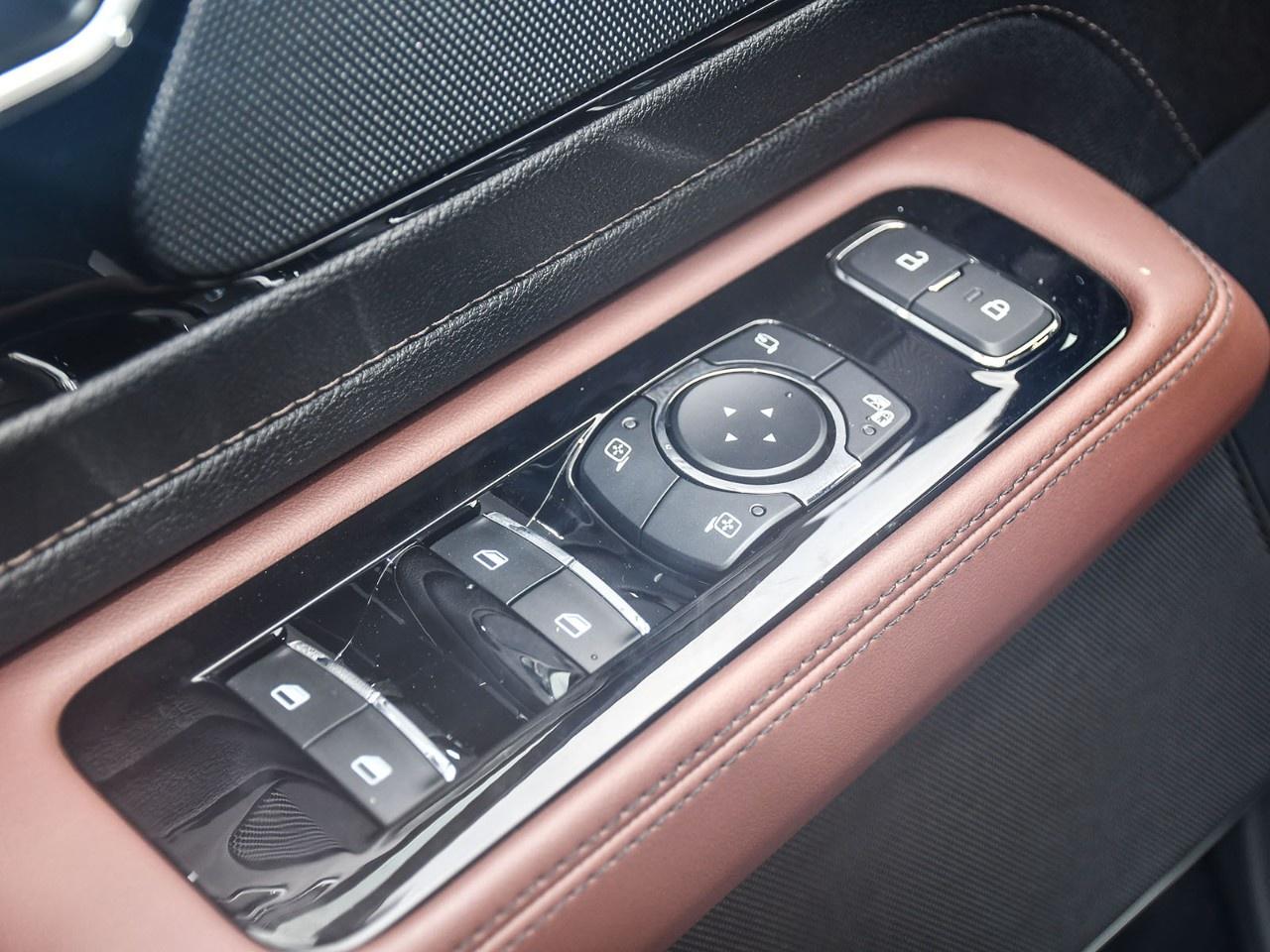 2027 Lincoln Aviator Reserve AWD Photo