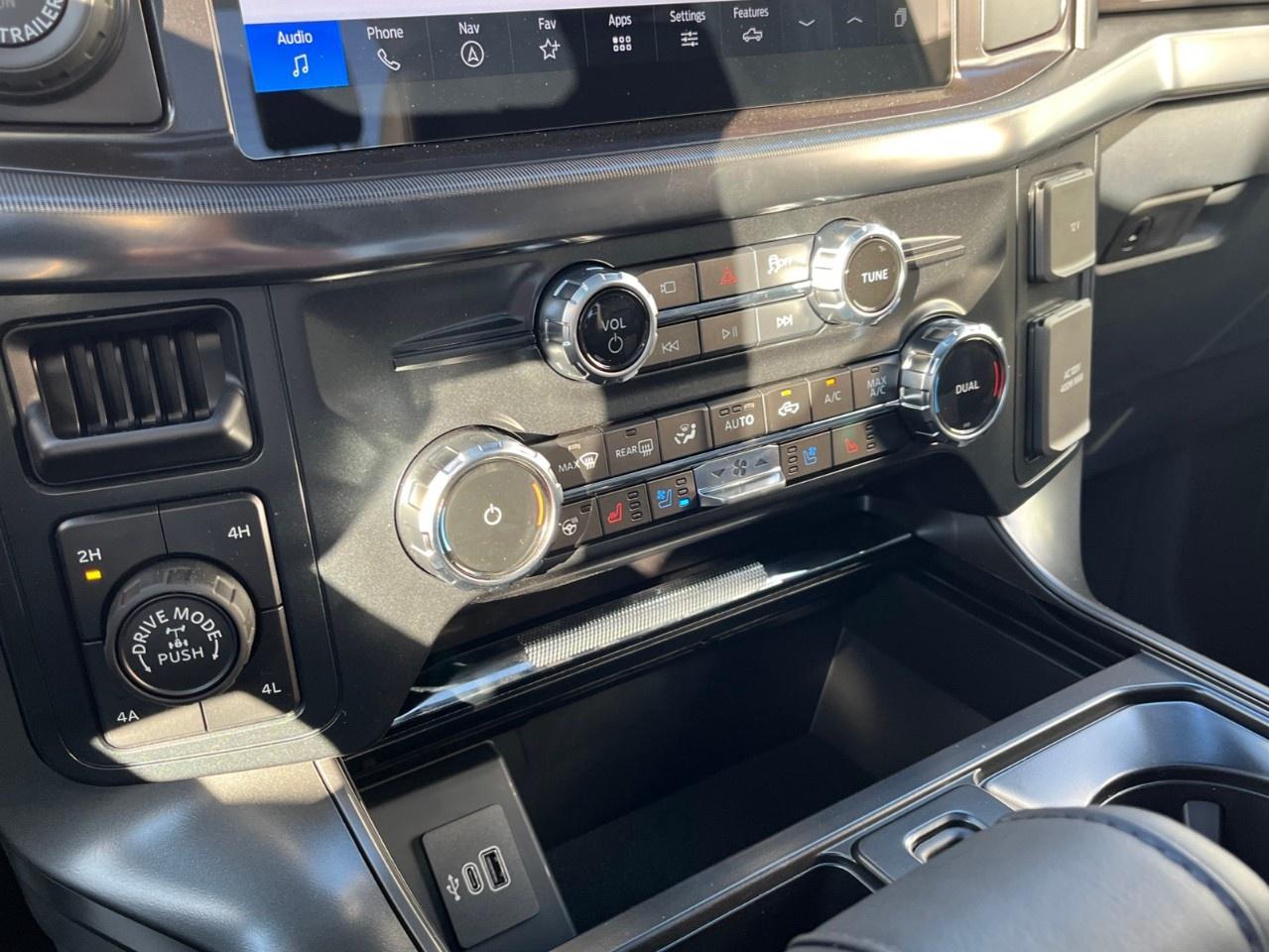 2026 Ford F-150 Lariat 4WD SuperCrew 5.5' Box Photo