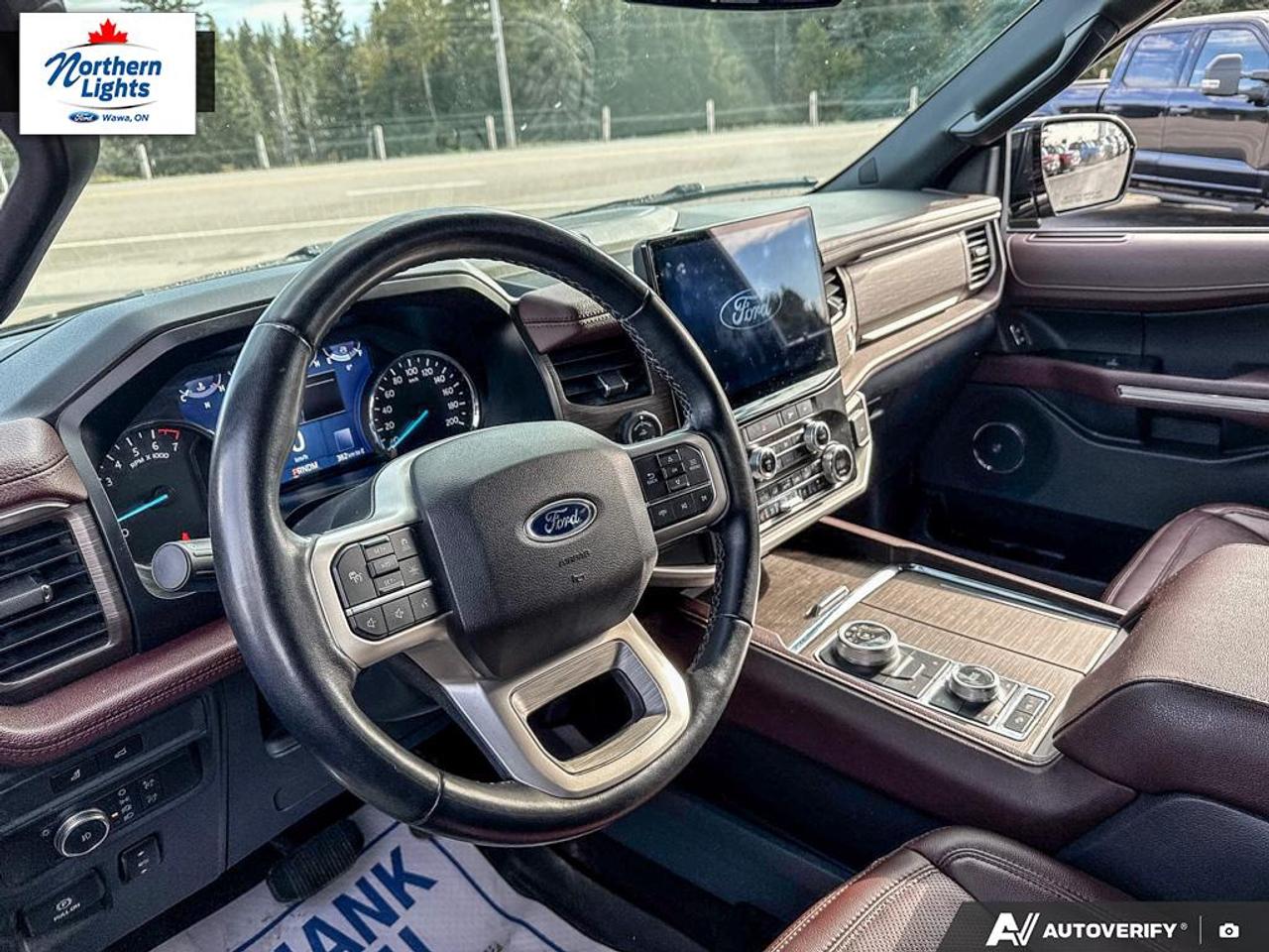 2022 Ford Expedition Limited  Photo