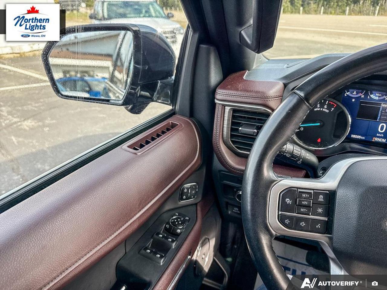 2022 Ford Expedition Limited  Photo