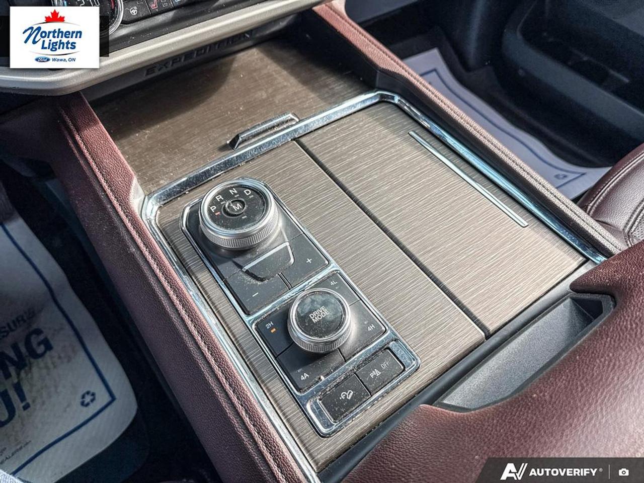 2022 Ford Expedition Limited  Photo