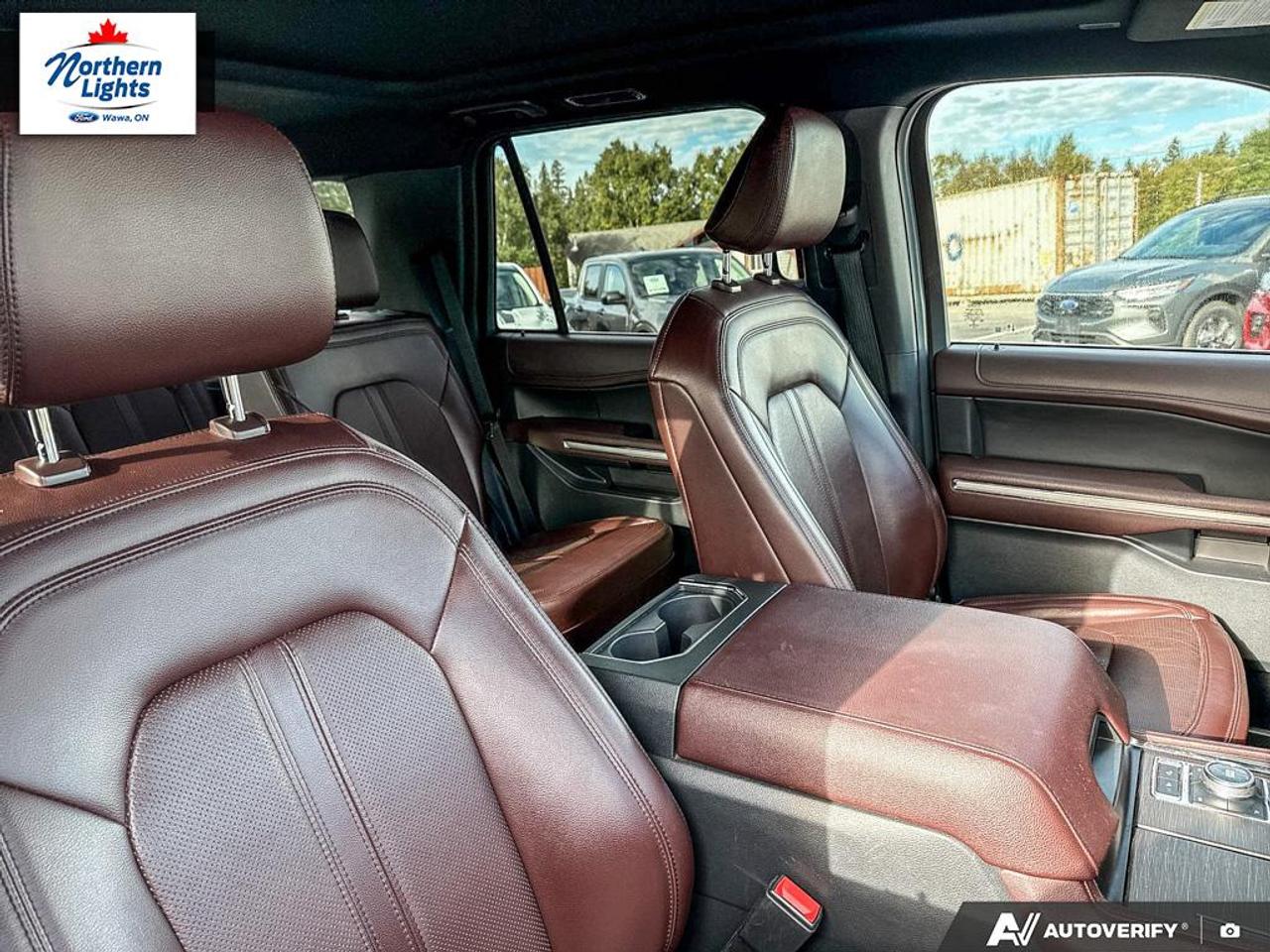 2022 Ford Expedition Limited  Photo