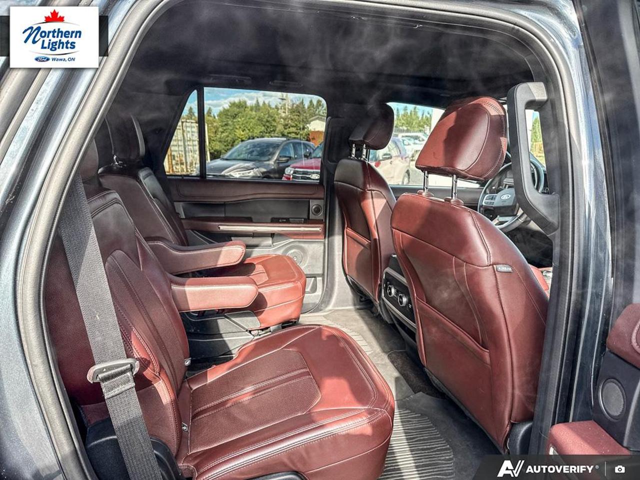 2022 Ford Expedition Limited  Photo