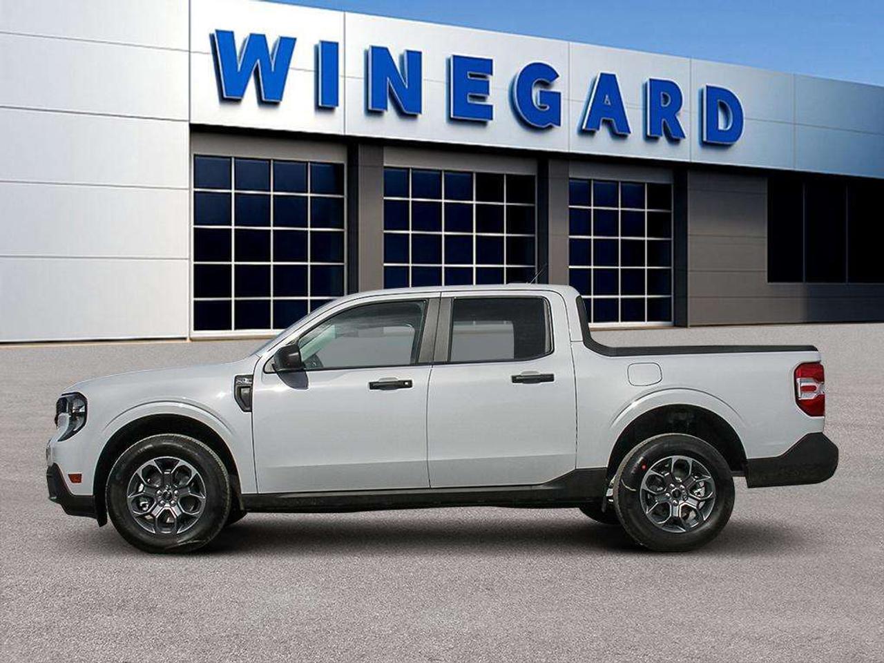 2026 Ford Maverick XLT AWD SuperCrew Photo2