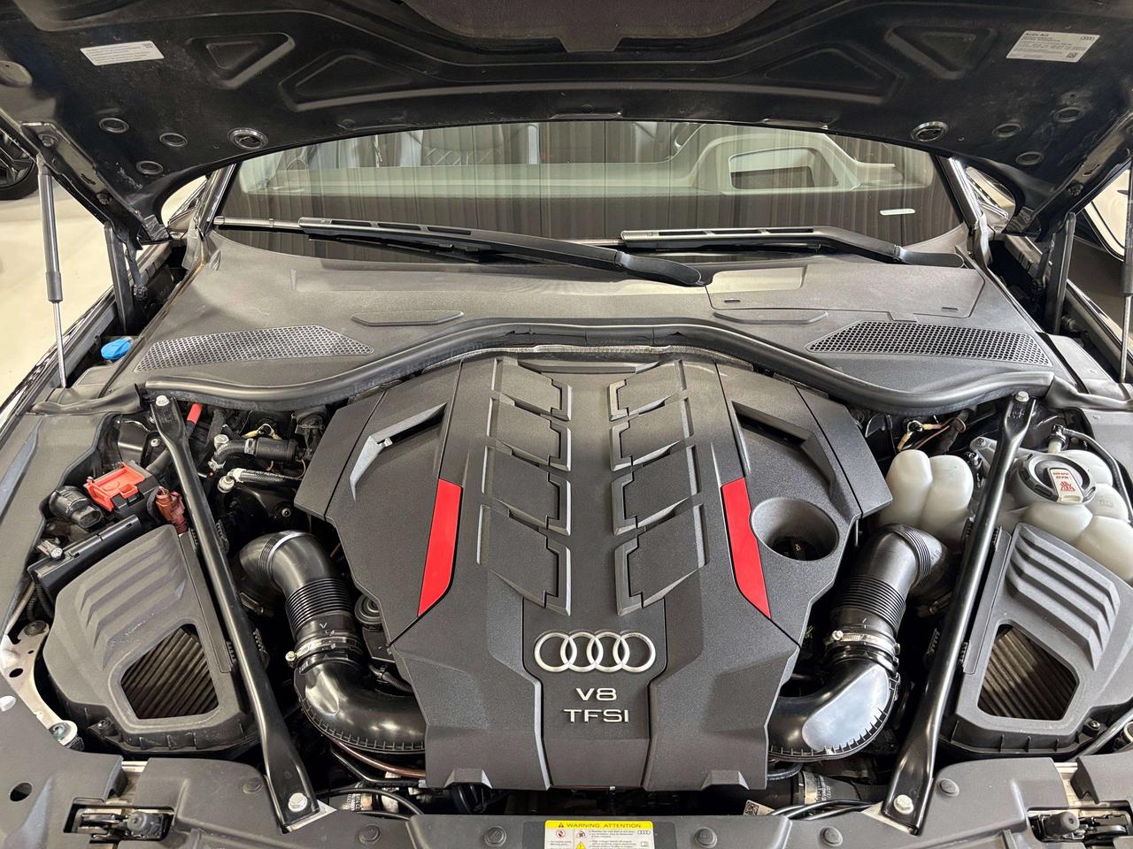 2022 Audi S8 QUATTRO|MYTHOSBLACK|V8TWINTURBO|CARBONTRIMS|HUD|+ Photo2