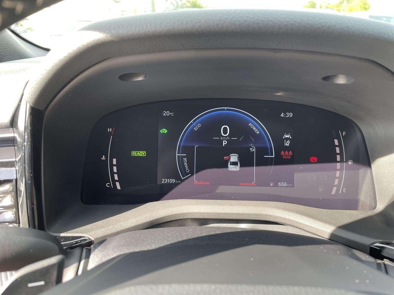 2025 Toyota Camry SE Upgrade LIKE NEW!!  AWD HYBRID, SOFTEX, BLIS, ROOF, HTD. SEATS, BK. CAM, ALLOYS Photo
