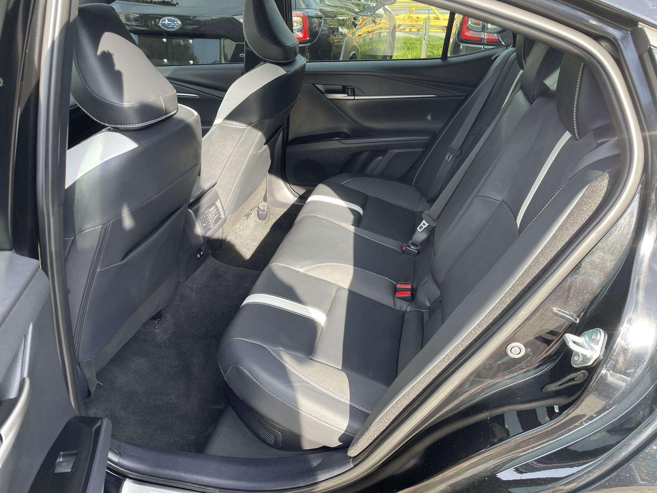 2025 Toyota Camry SE Upgrade LIKE NEW!!  AWD HYBRID, SOFTEX, BLIS, ROOF, HTD. SEATS, BK. CAM, ALLOYS Photo