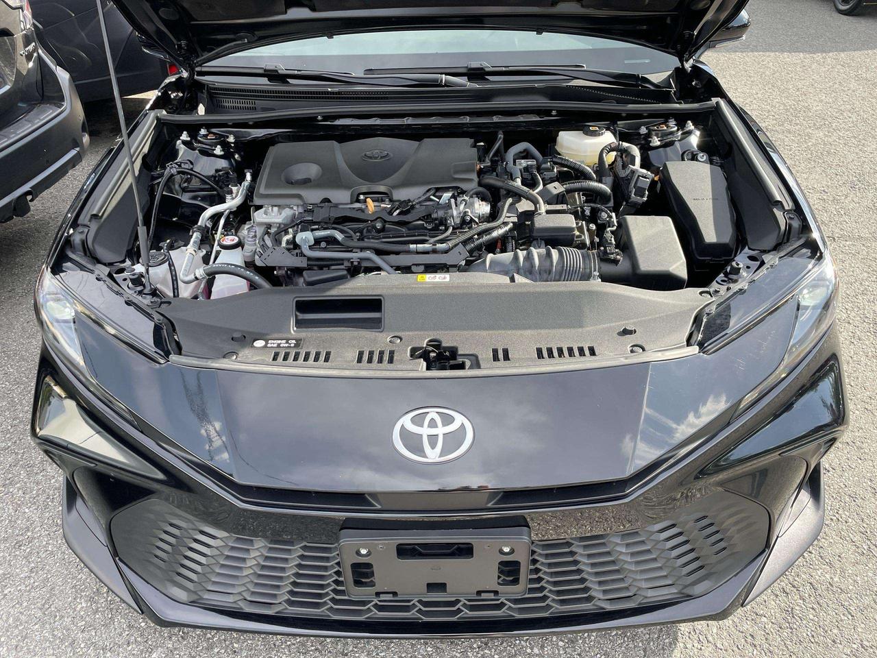 2025 Toyota Camry SE Upgrade LIKE NEW!!  AWD HYBRID, SOFTEX, BLIS, ROOF, HTD. SEATS, BK. CAM, ALLOYS Photo