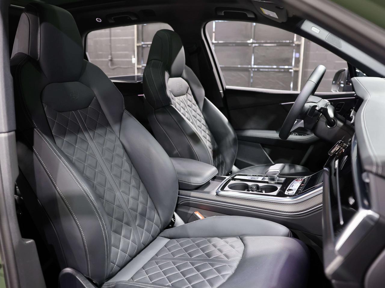 2025 Audi SQ7 NO ACCIDENT|FULL WRAP FRONY PPF|CARBON INT|7 PASS Photo