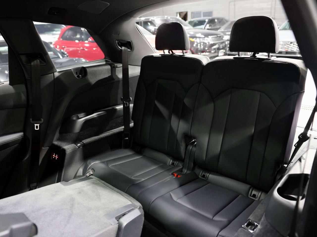 2025 Audi SQ7 NO ACCIDENT|FULL WRAP FRONY PPF|CARBON INT|7 PASS Photo