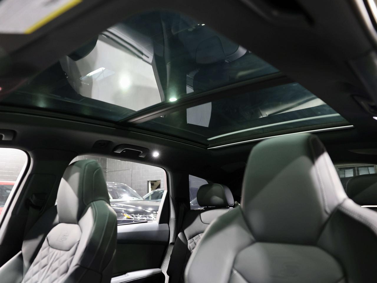 2025 Audi SQ7 NO ACCIDENT|FULL WRAP FRONY PPF|CARBON INT|7 PASS Photo