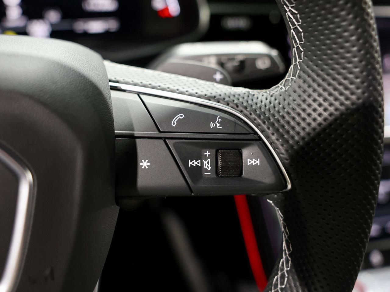 2025 Audi SQ7 NO ACCIDENT|FULL WRAP FRONY PPF|CARBON INT|7 PASS Photo