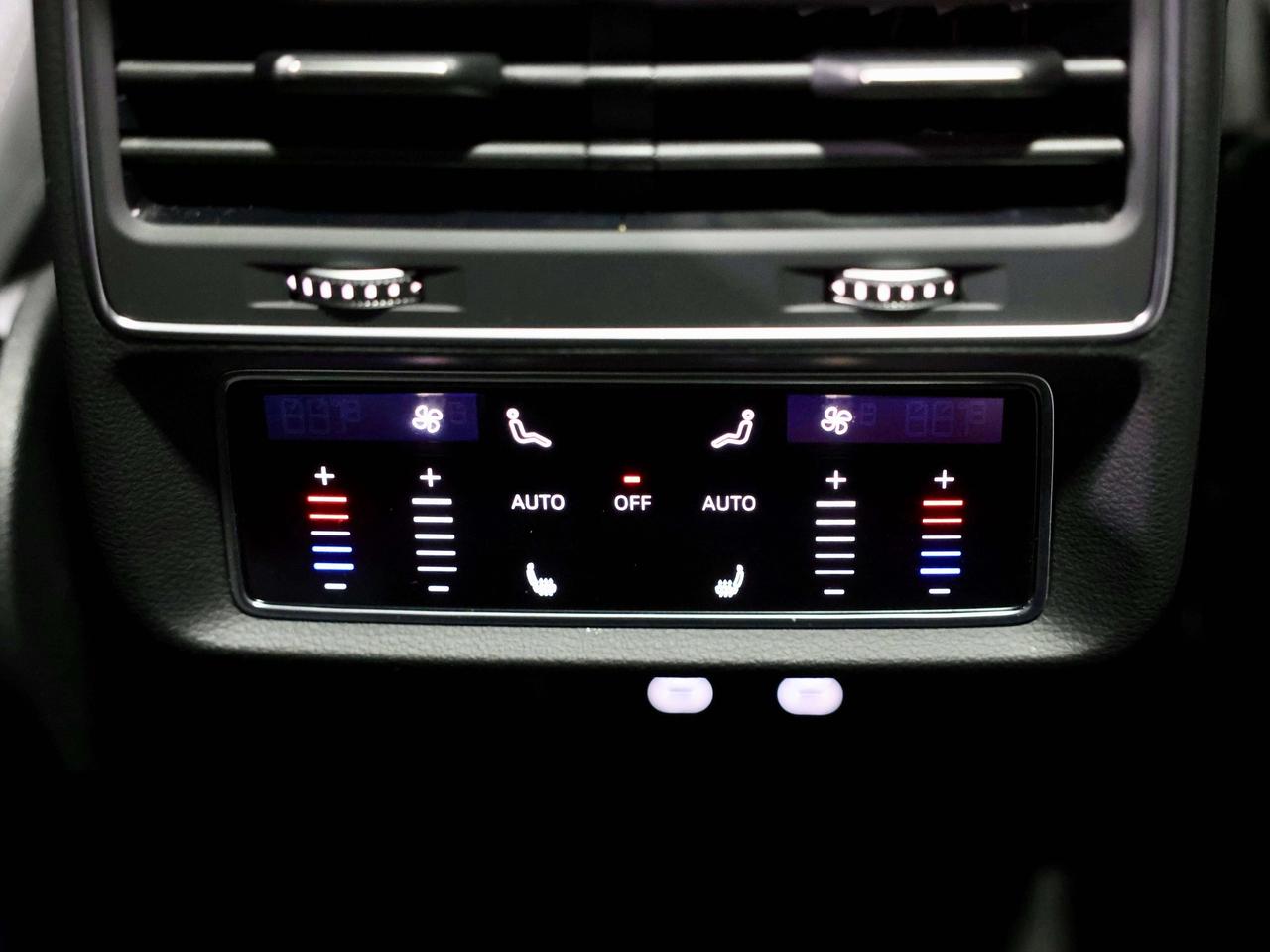 2025 Audi SQ7 NO ACCIDENT|FULL WRAP FRONY PPF|CARBON INT|7 PASS Photo
