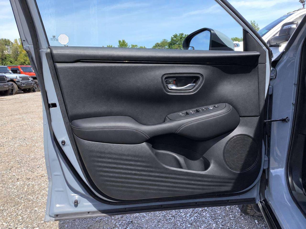 2023 Honda HR-V EX-L | Heated Leather | Safety Tech | AWD Photo
