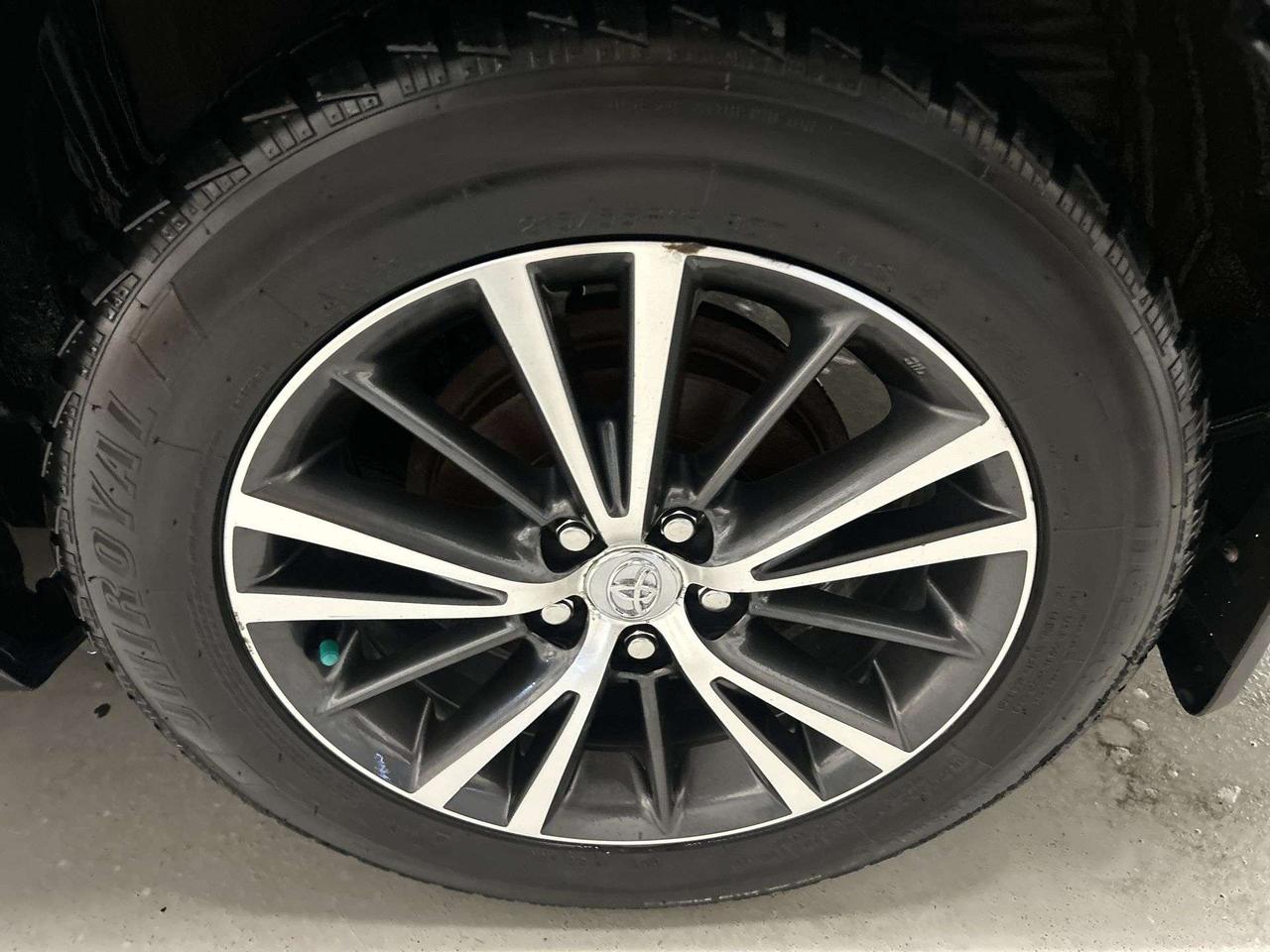 2019 Toyota Corolla LE UPGRADE | ONLY 85,000KMS! | SUNROOF | HTD SEATS Photo3