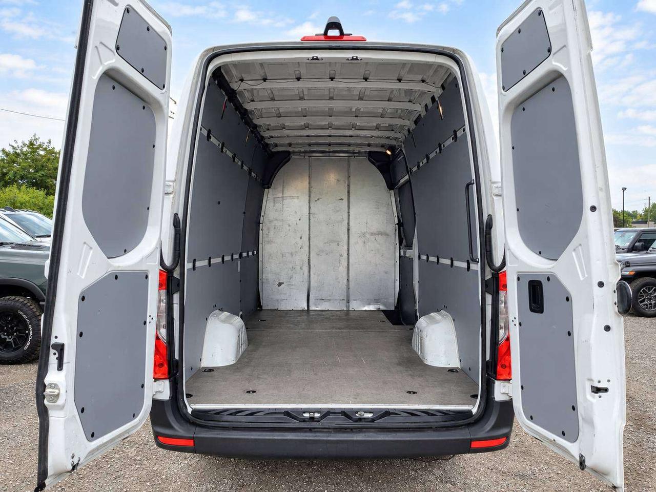 2025 Mercedes-Benz Sprinter 2500 HighRoof Diesel 170" WB | CargoPartition RWD Photo