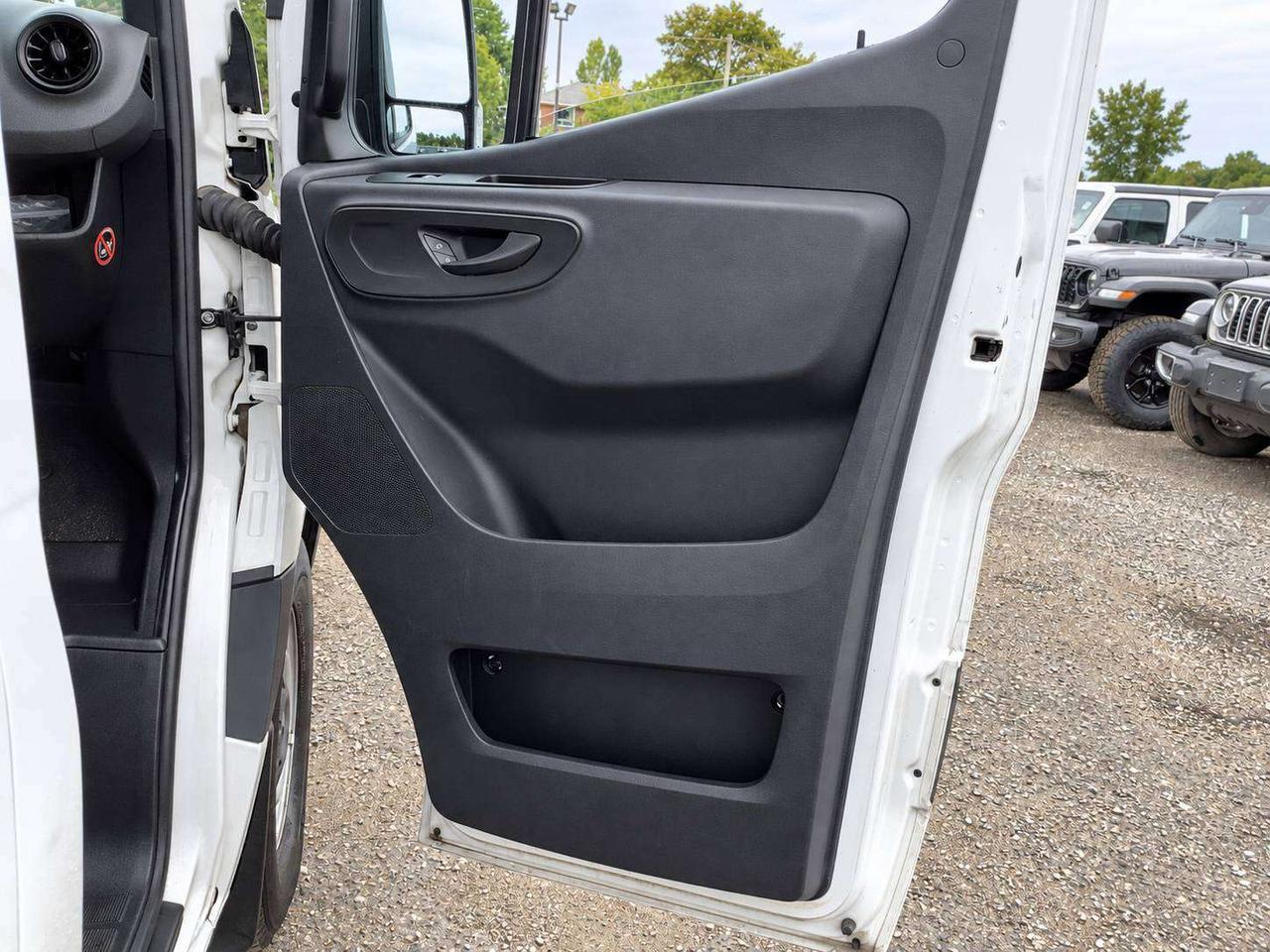 2025 Mercedes-Benz Sprinter 2500 HighRoof Diesel 170" WB | CargoPartition RWD Photo