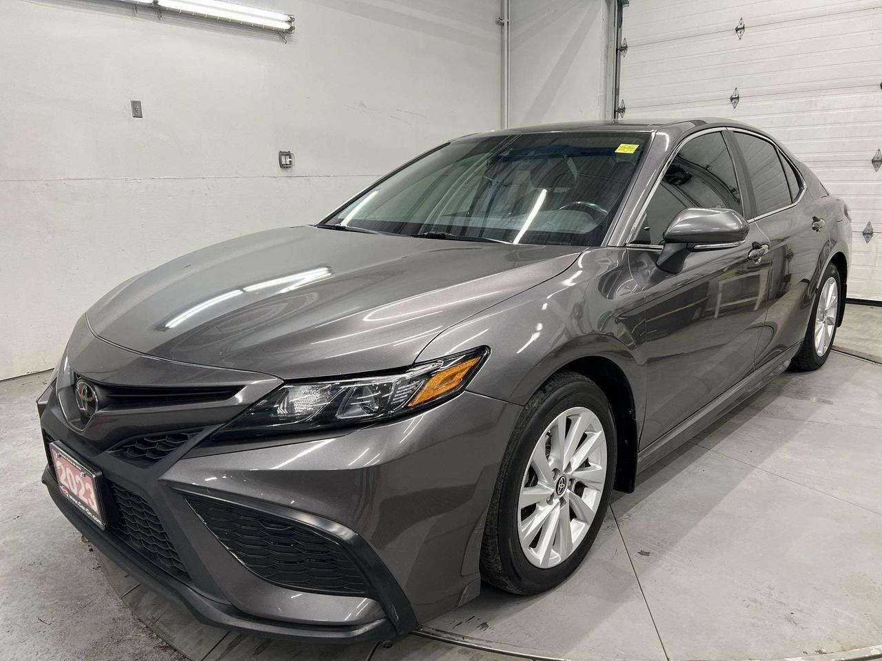 2023 Toyota Camry SE | HTD LEATHER | CARPLAY |ADAPT. CRUISE | ALLOYS Photo0