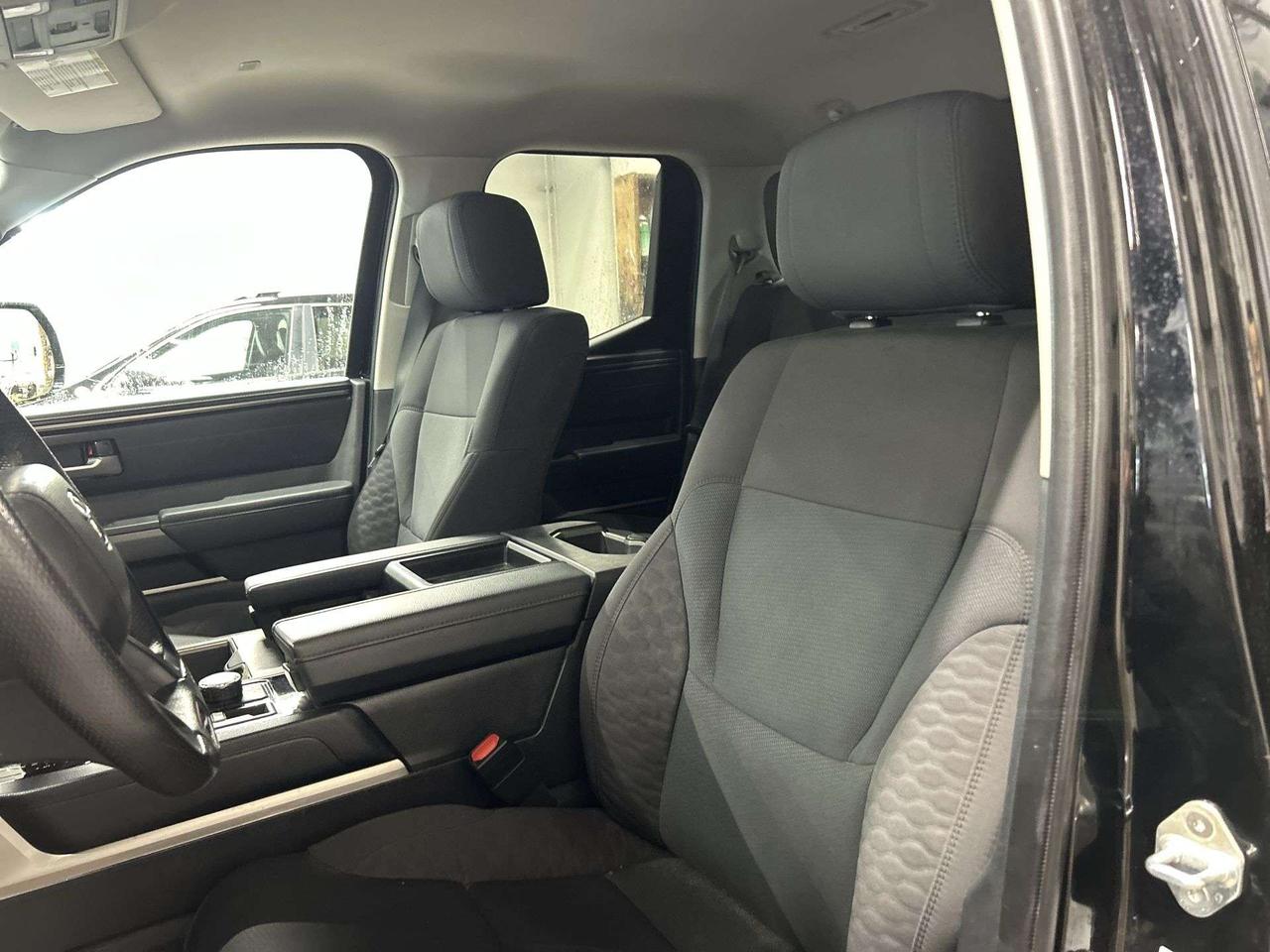2024 Toyota Tundra TRD OFF ROAD 4X4 | HTD SEATS | CARPLAY | TOW PKG Photo5