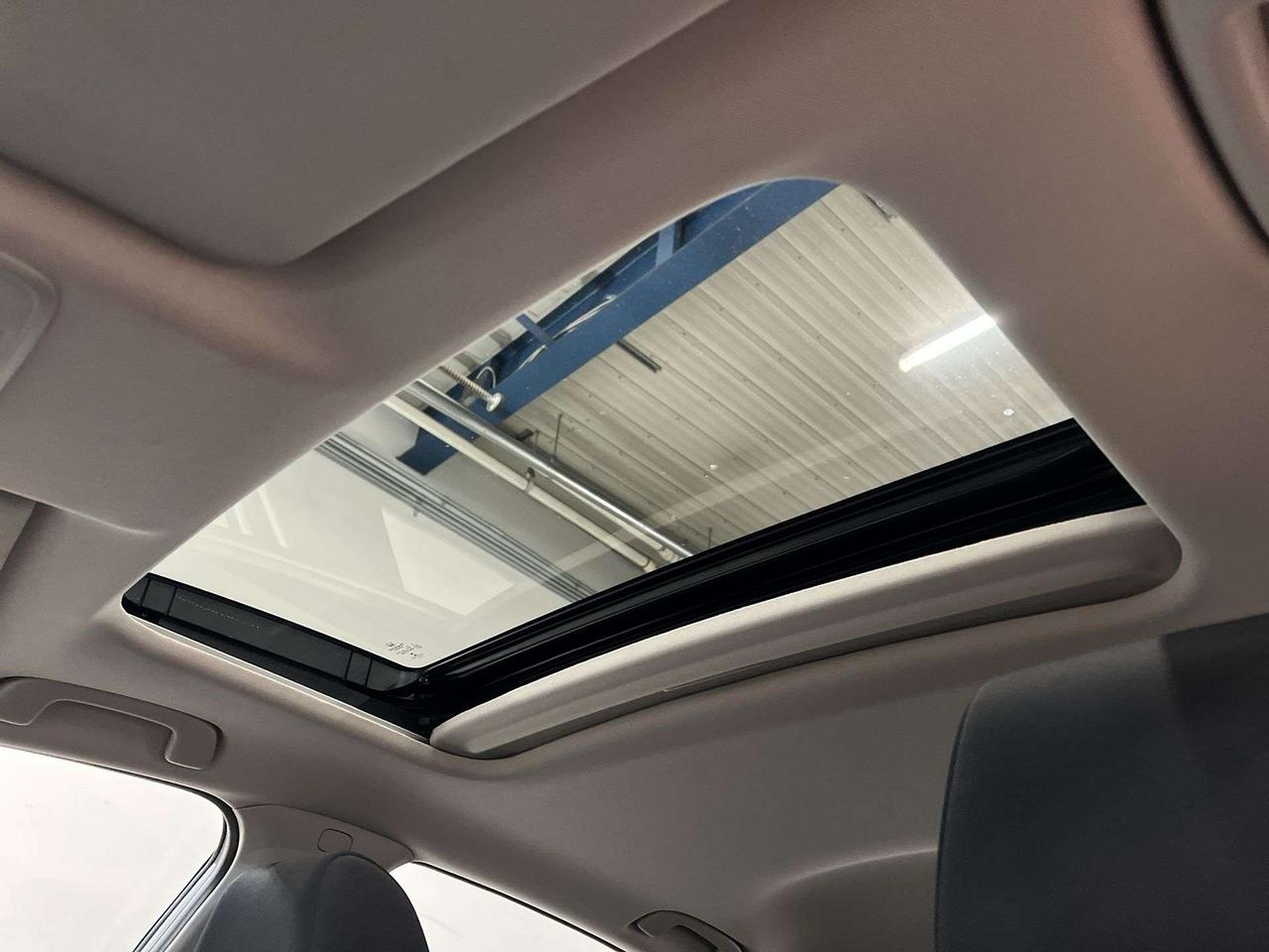 2022 Honda Civic EX | SUNROOF | HTD SEATS | CARPLAY | REMOTE START Photo