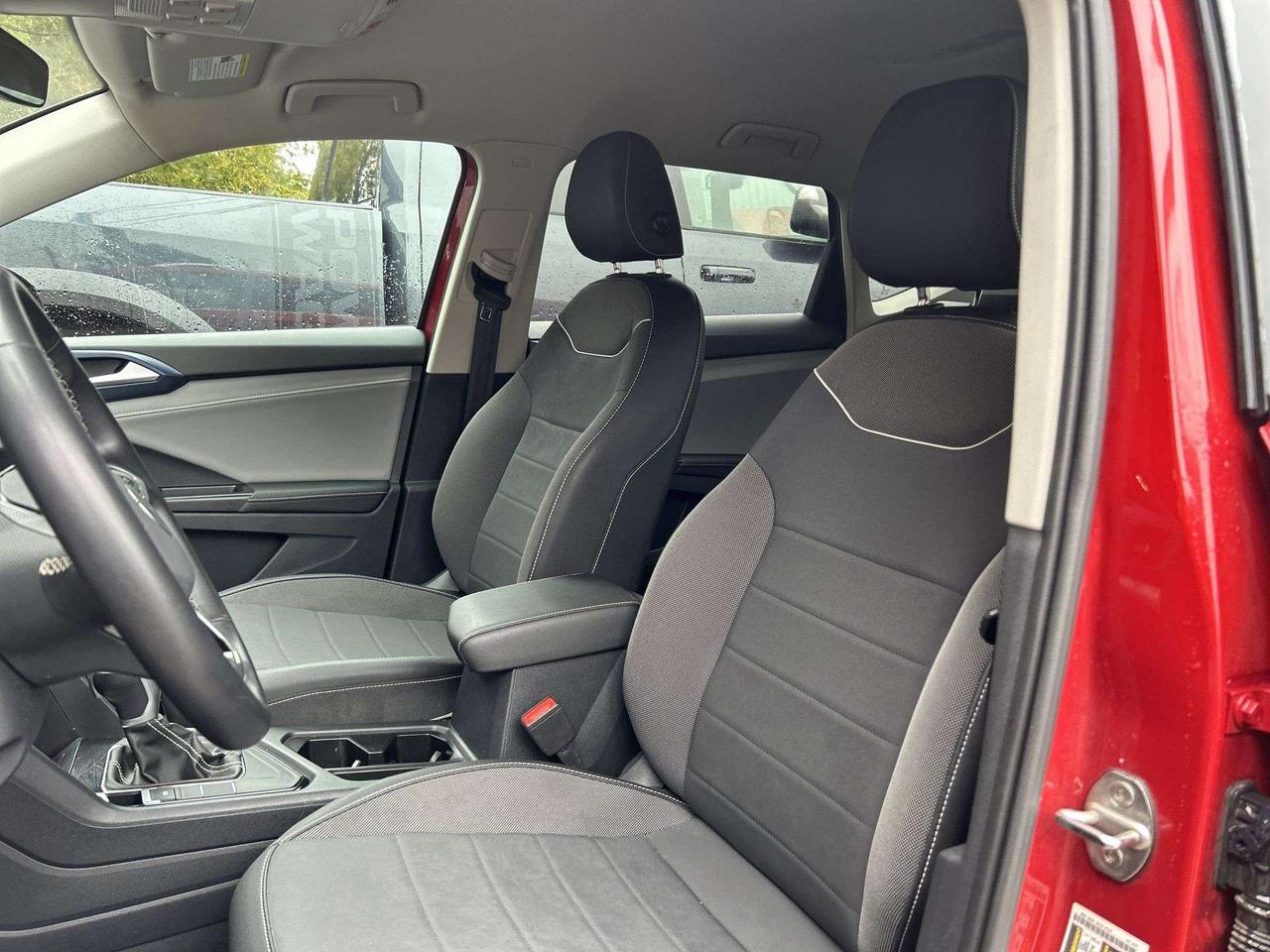 2024 Volkswagen Taos COMFORTLINE | HTD SEATS | CARPLAY | REMOTE START Photo