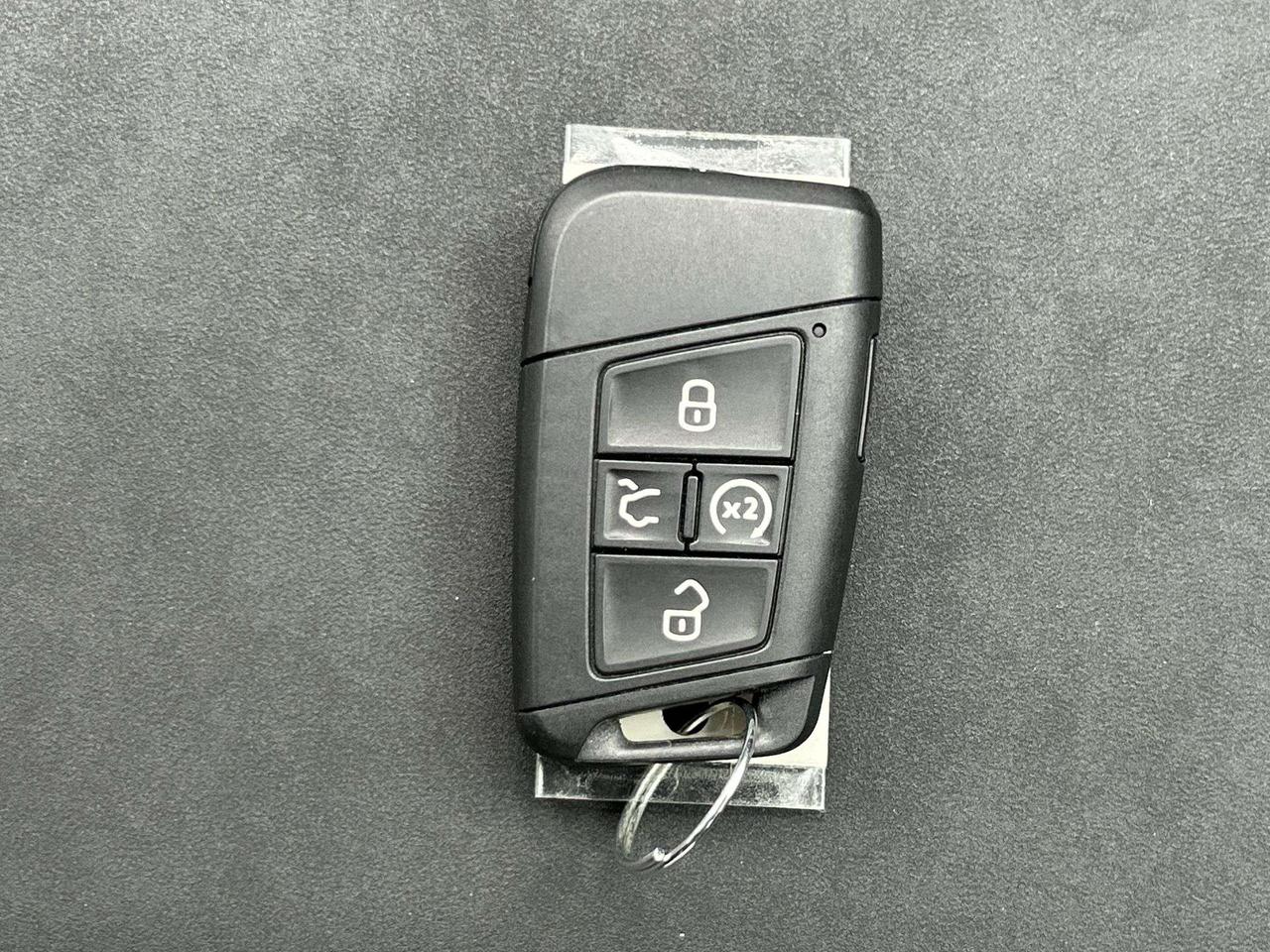 2024 Volkswagen Taos COMFORTLINE | HTD SEATS | CARPLAY | REMOTE START Photo2