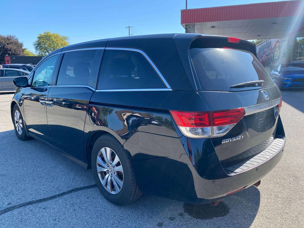 2016 Honda Odyssey EX-L, 8 PASS, CLEAN CARFAX, LEATHER, POWER DOORS! - Photo #6