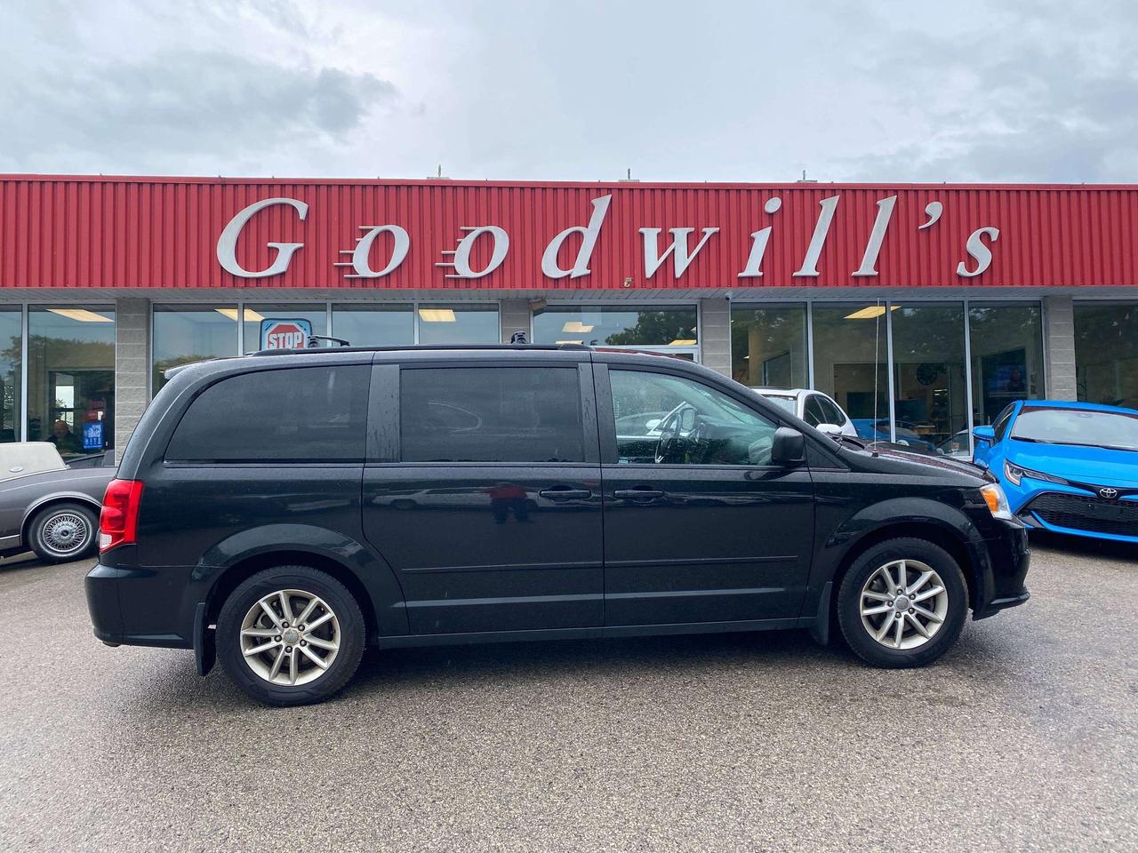 2017 Dodge Grand Caravan SXT, 7 PASSENGER!