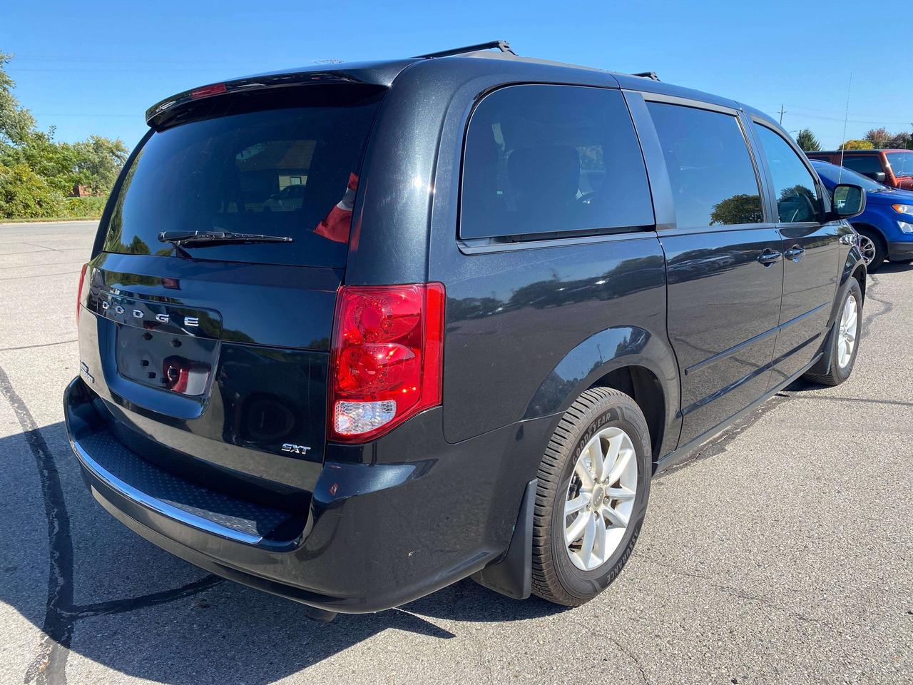 2017 Dodge Grand Caravan SXT, 7 PASSENGER! - Photo #8