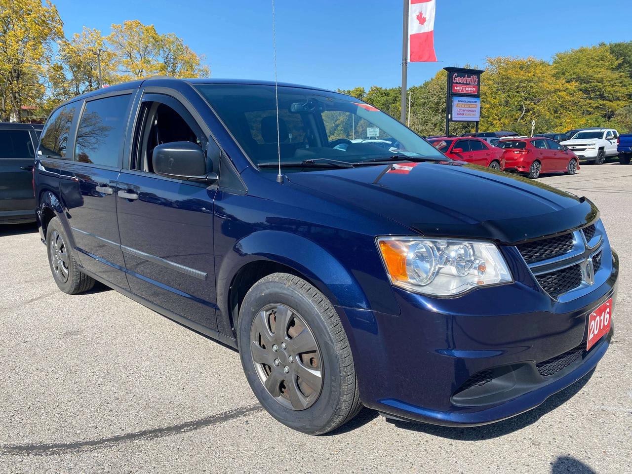 2016 Dodge Grand Caravan CANADIAN VALUE PKG, CLEAN CARFAX, BLUETOOTH! Photo