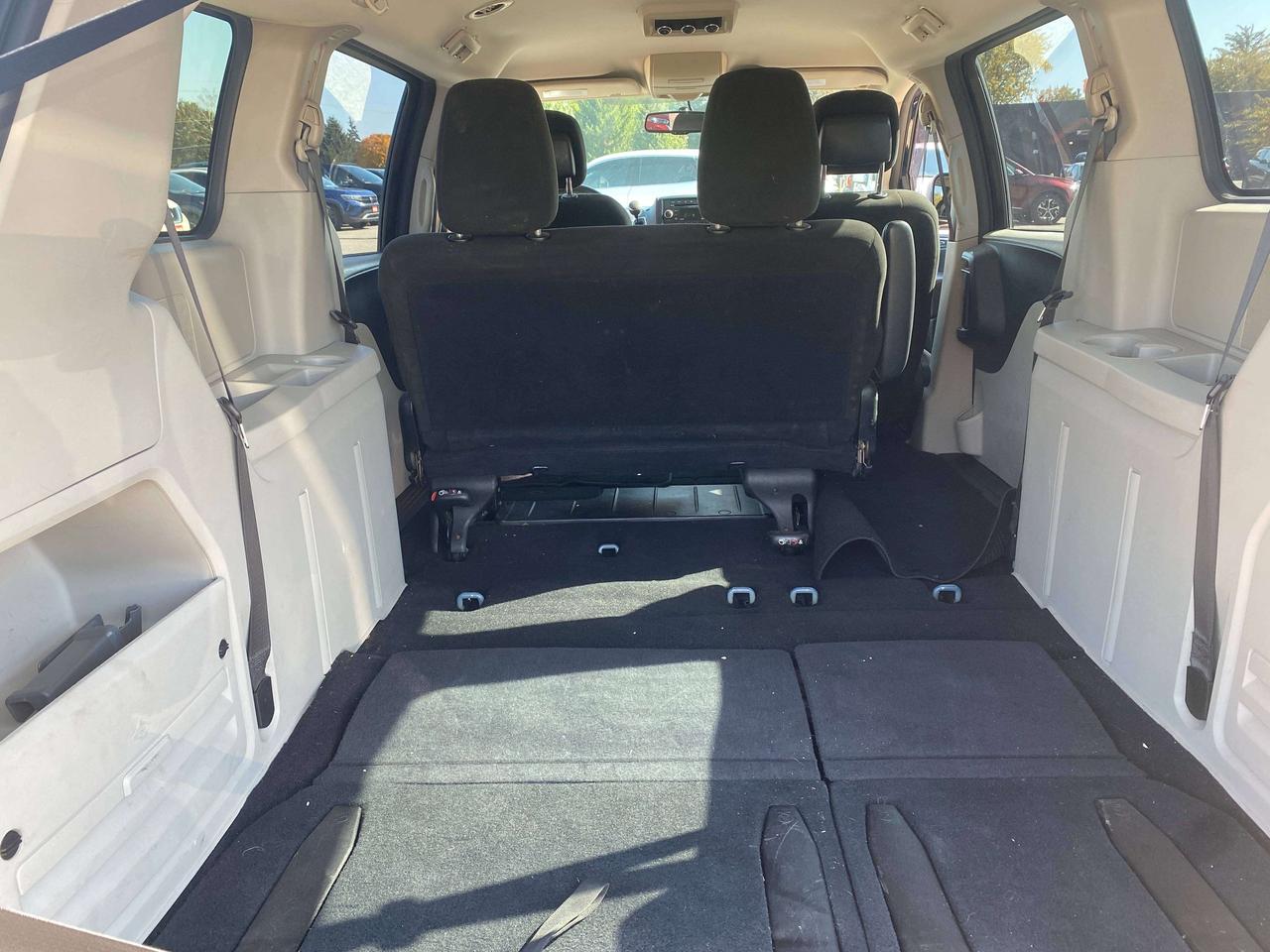 2016 Dodge Grand Caravan CANADIAN VALUE PKG, CLEAN CARFAX, BLUETOOTH! - Photo #22