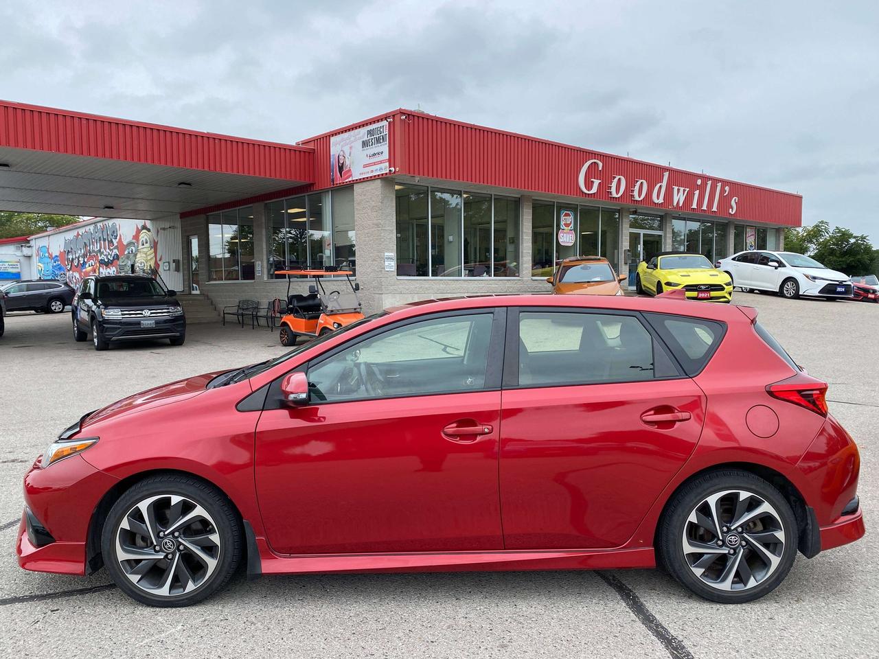 2018 Toyota Corolla HEATED SEATS, BACK UP CAMERA, BLIND SPOT MONITORS! Photo