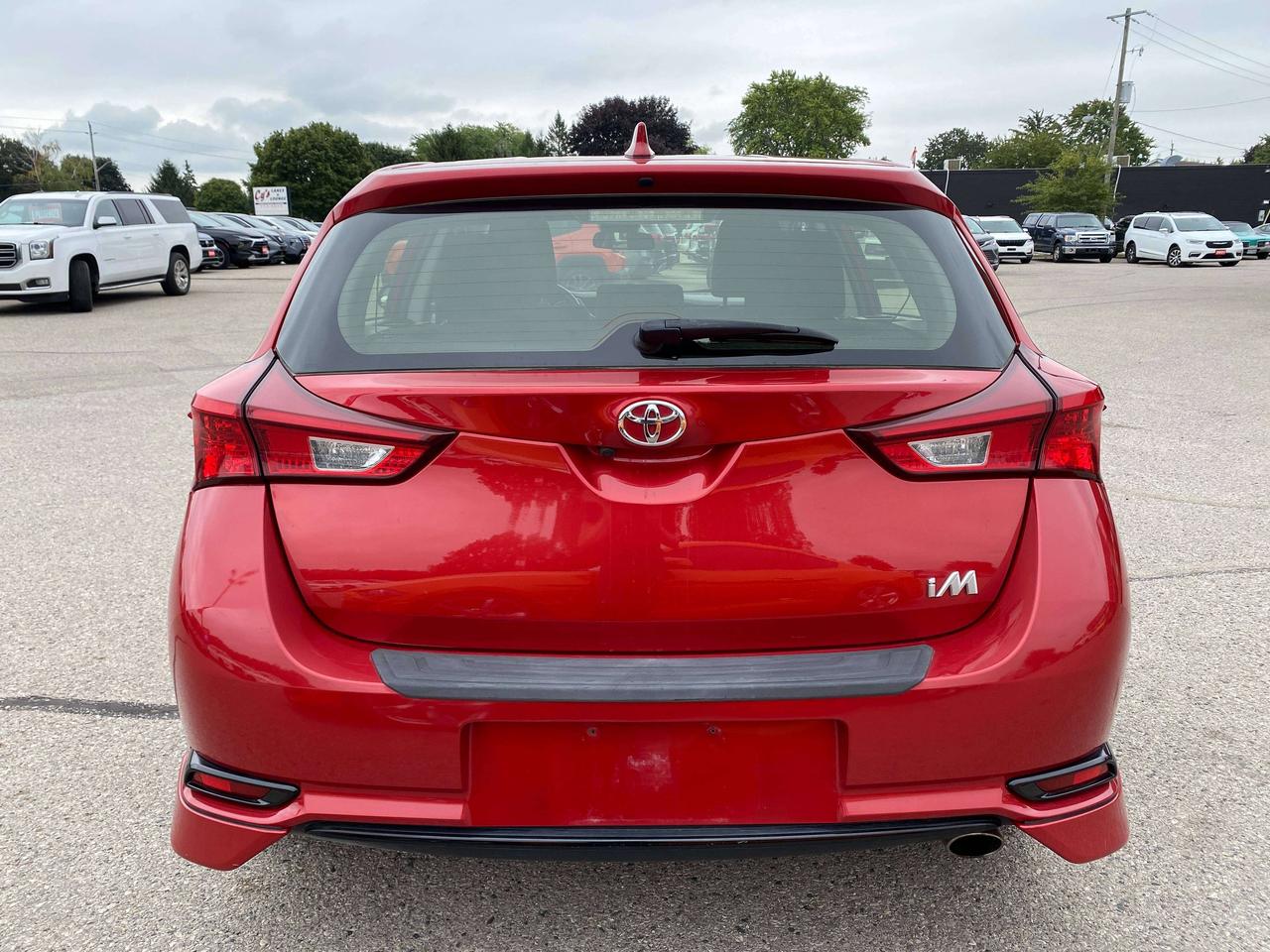 2018 Toyota Corolla HEATED SEATS, BACK UP CAMERA, BLIND SPOT MONITORS! Photo
