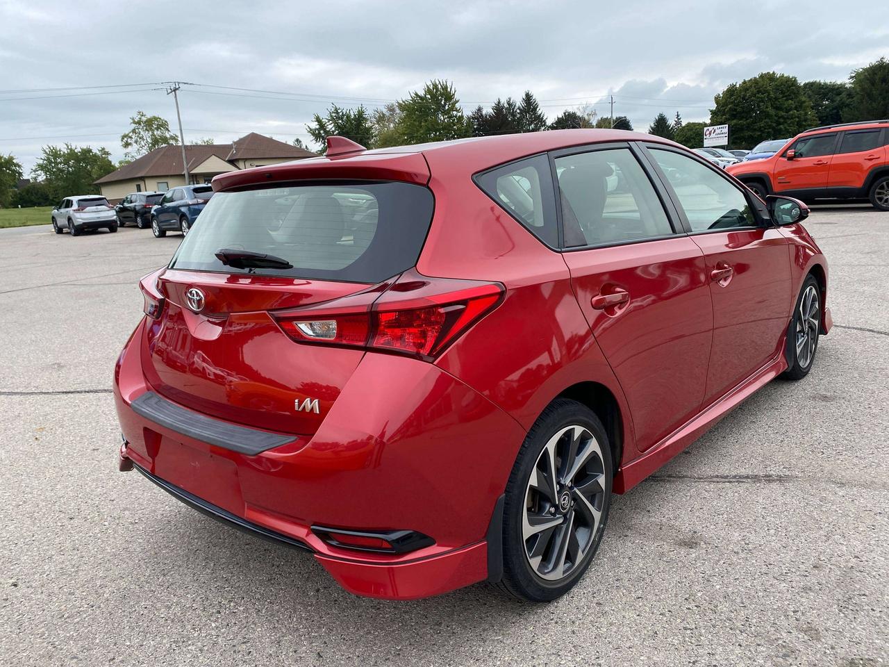 2018 Toyota Corolla HEATED SEATS, BACK UP CAMERA, BLIND SPOT MONITORS! Photo