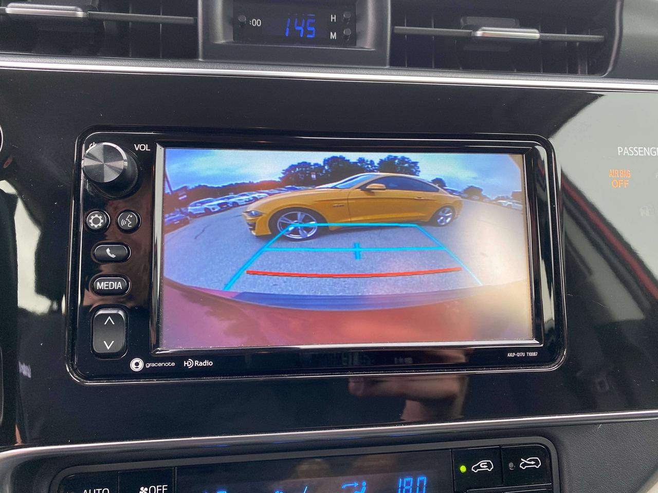 2018 Toyota Corolla HEATED SEATS, BACK UP CAMERA, BLIND SPOT MONITORS! Photo