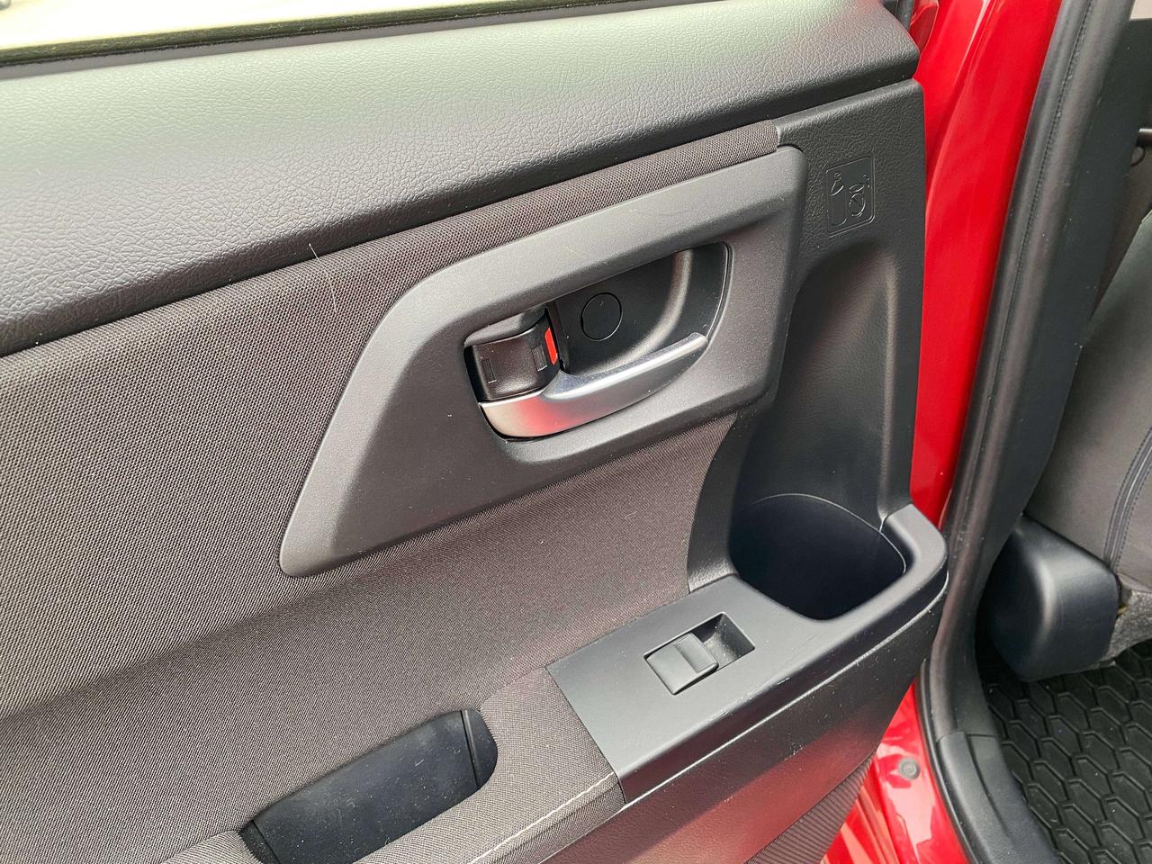 2018 Toyota Corolla HEATED SEATS, BACK UP CAMERA, BLIND SPOT MONITORS! Photo