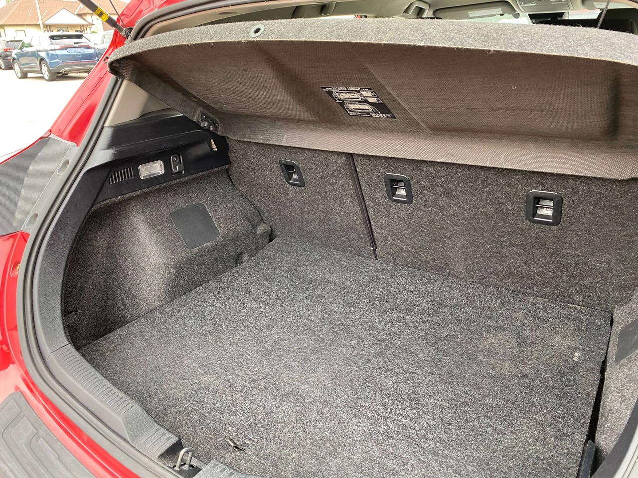 2018 Toyota Corolla HEATED SEATS, BACK UP CAMERA, BLIND SPOT MONITORS! - Photo #19