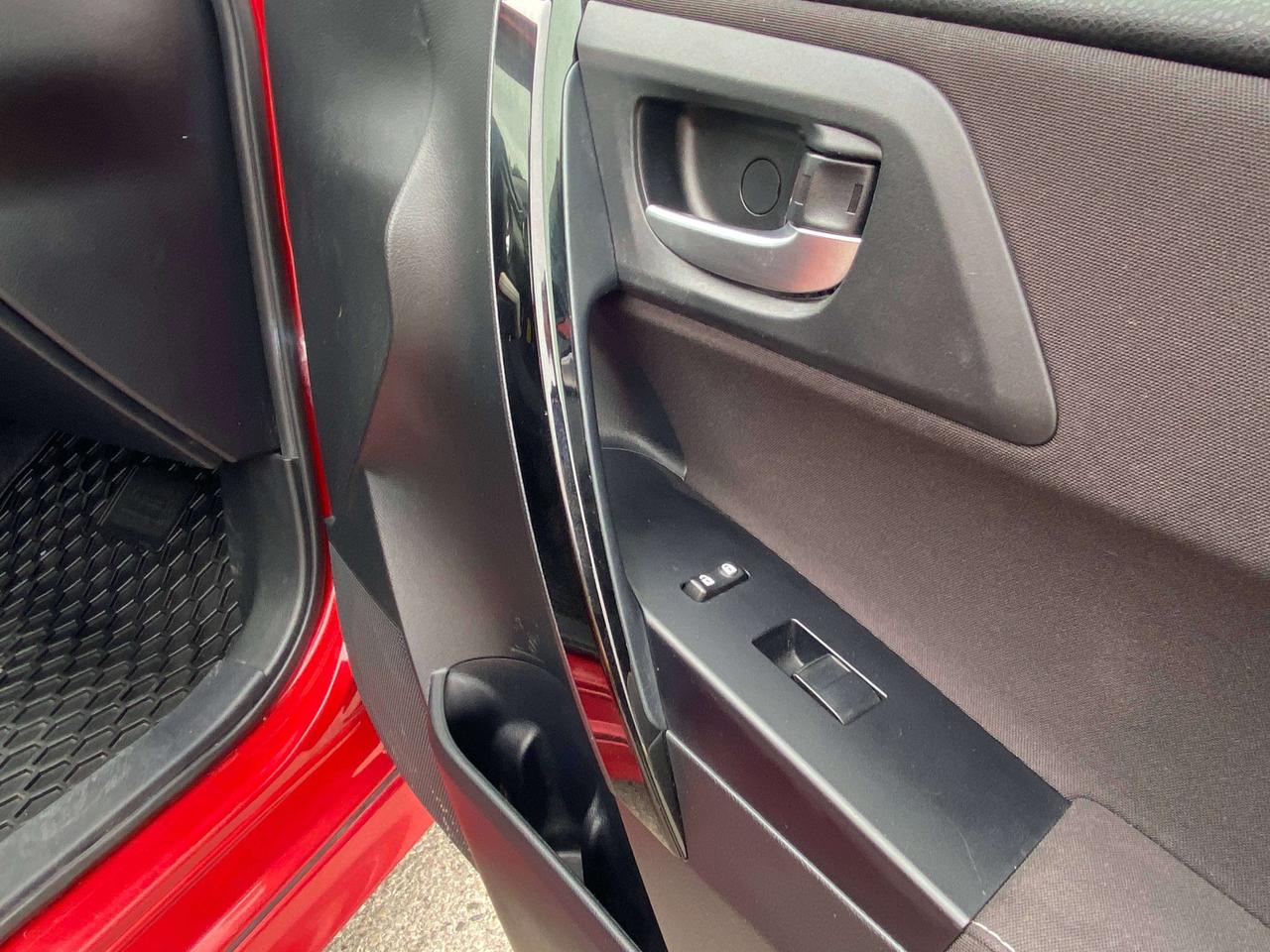 2018 Toyota Corolla HEATED SEATS, BACK UP CAMERA, BLIND SPOT MONITORS! - Photo #22