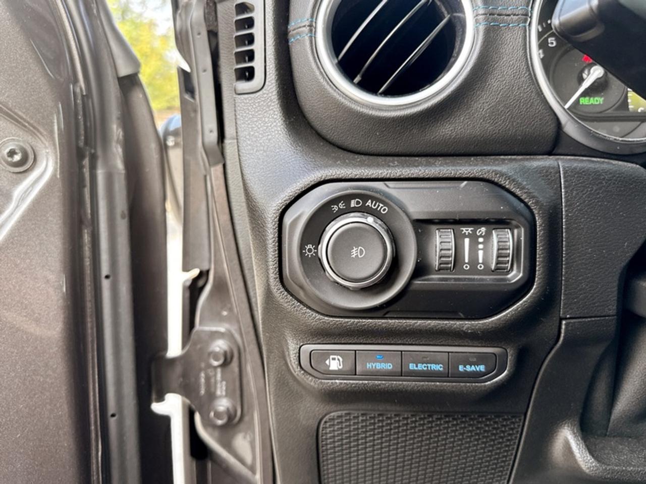 2021 Jeep Wrangler 4xe Rubicon 4XE  **CLEAN CARFAX** Photo