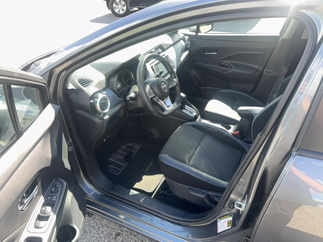 2024 Nissan Versa SV Photo