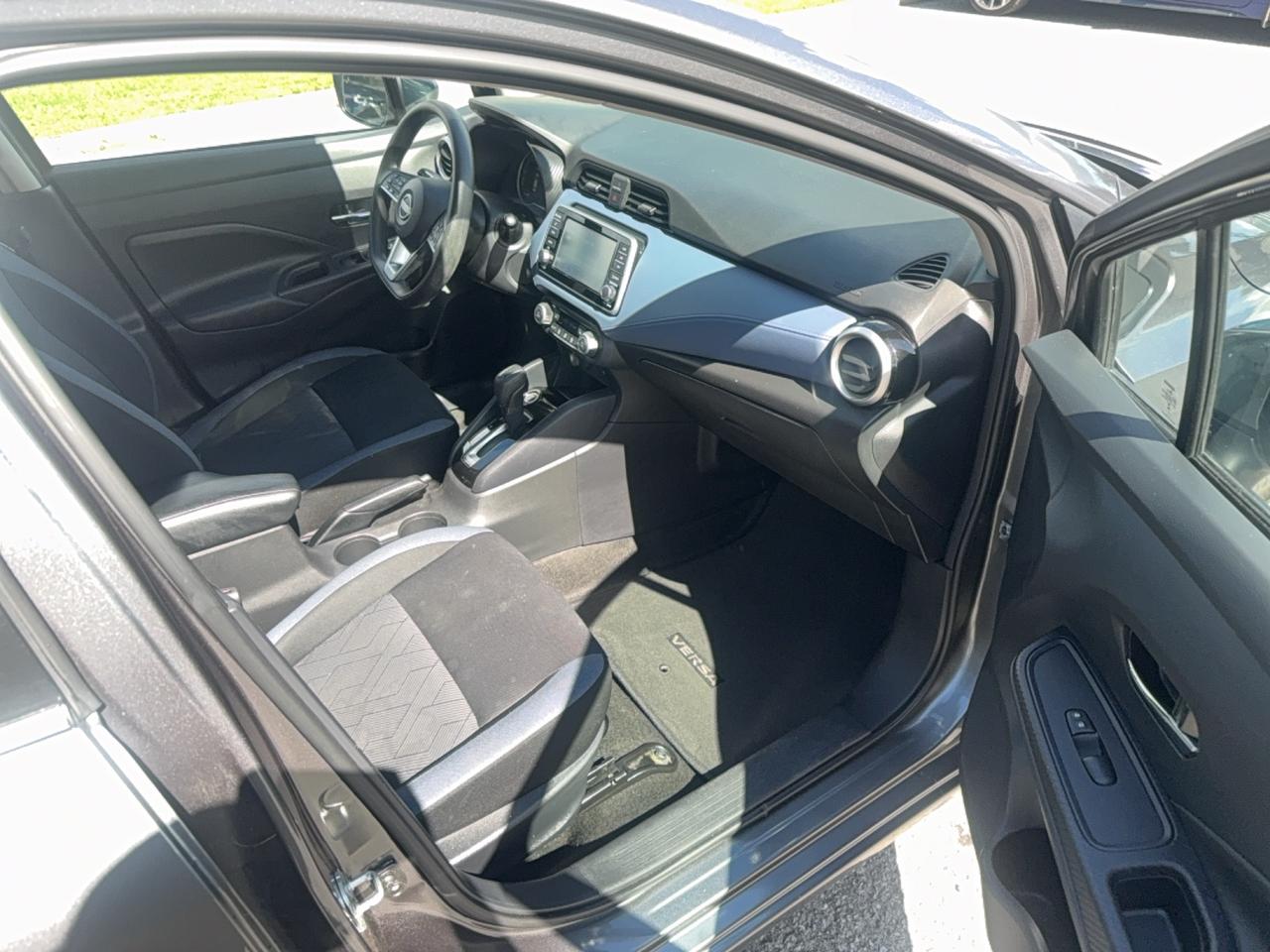 2024 Nissan Versa SV Photo