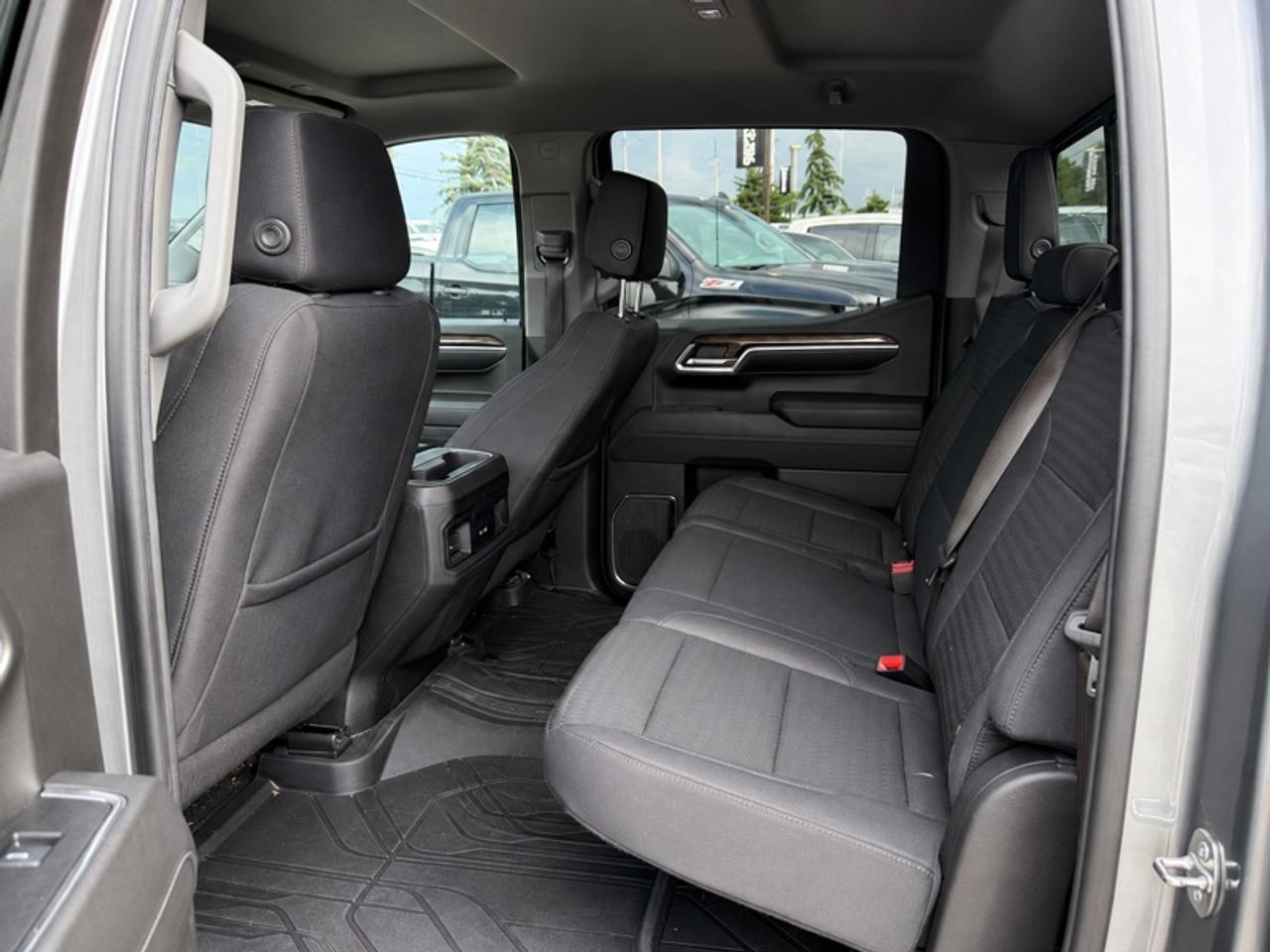 2024 Chevrolet Silverado 1500 RST Photo