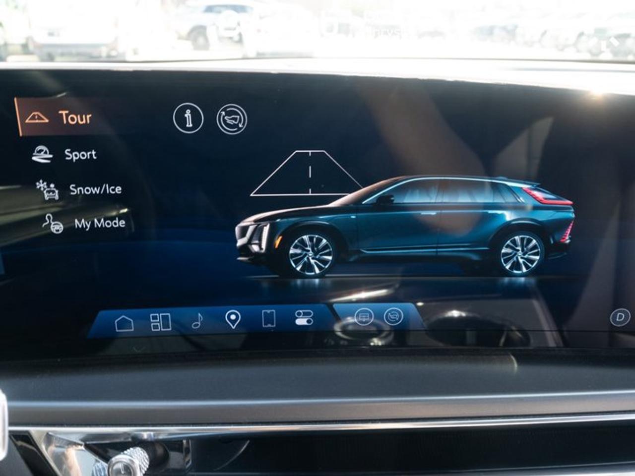 2024 Cadillac LYRIQ Tec AWD Fully Electric | Panoramic Roof | 33-Inch Curved LED Display | Heated Seats| Google built-in Photo