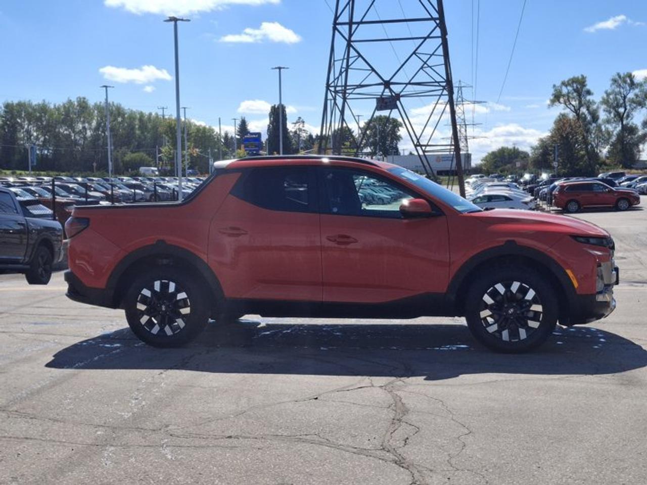 2025 Hyundai Santa Cruz Preferred AWD | Heated Wheel + Seats | CarPlay + Android | Rear Camera | and More ! Photo