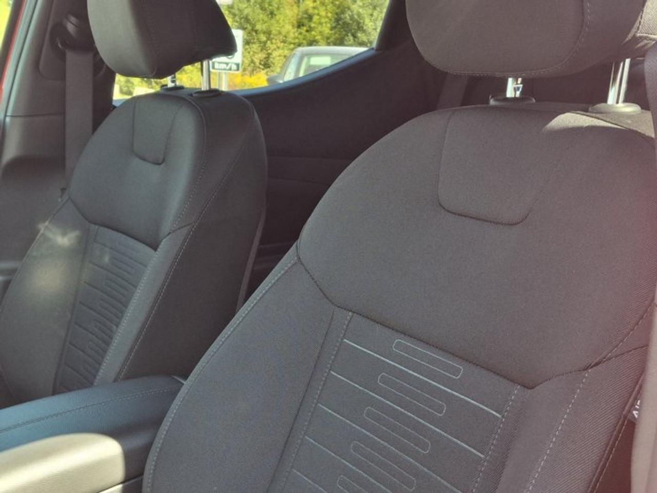 2025 Hyundai Santa Cruz Preferred AWD | Heated Wheel + Seats | CarPlay + Android | Rear Camera | and More ! Photo