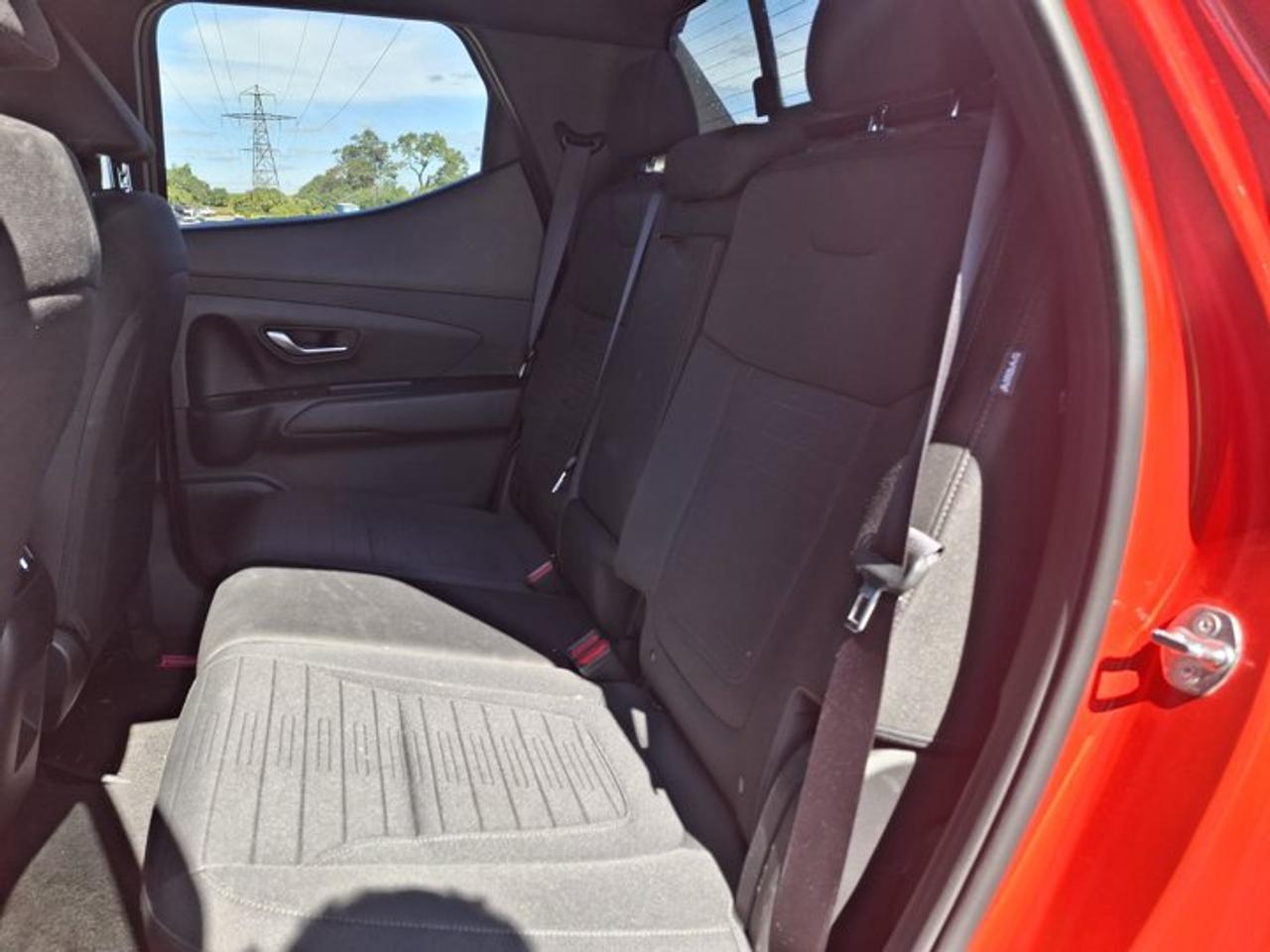 2025 Hyundai Santa Cruz Preferred AWD | Heated Wheel + Seats | CarPlay + Android | Rear Camera | and More ! Photo