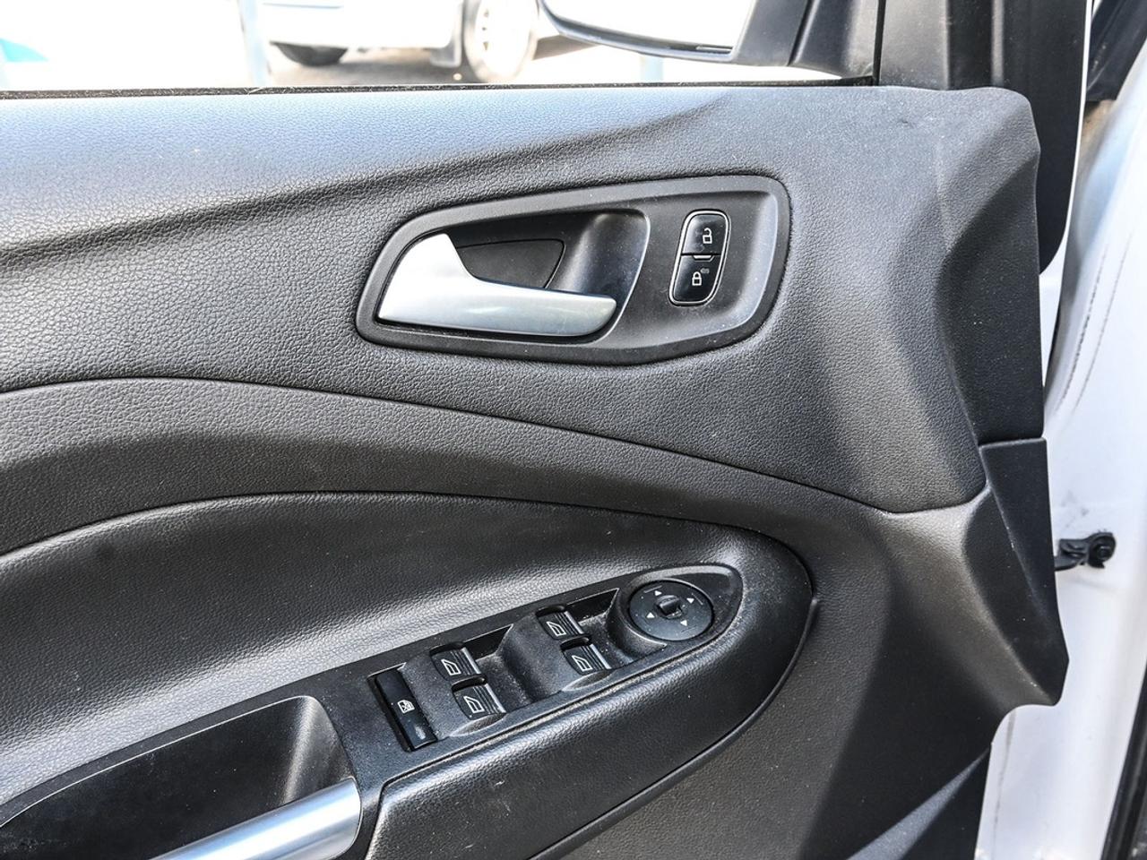 2017 Ford Escape SE Photo