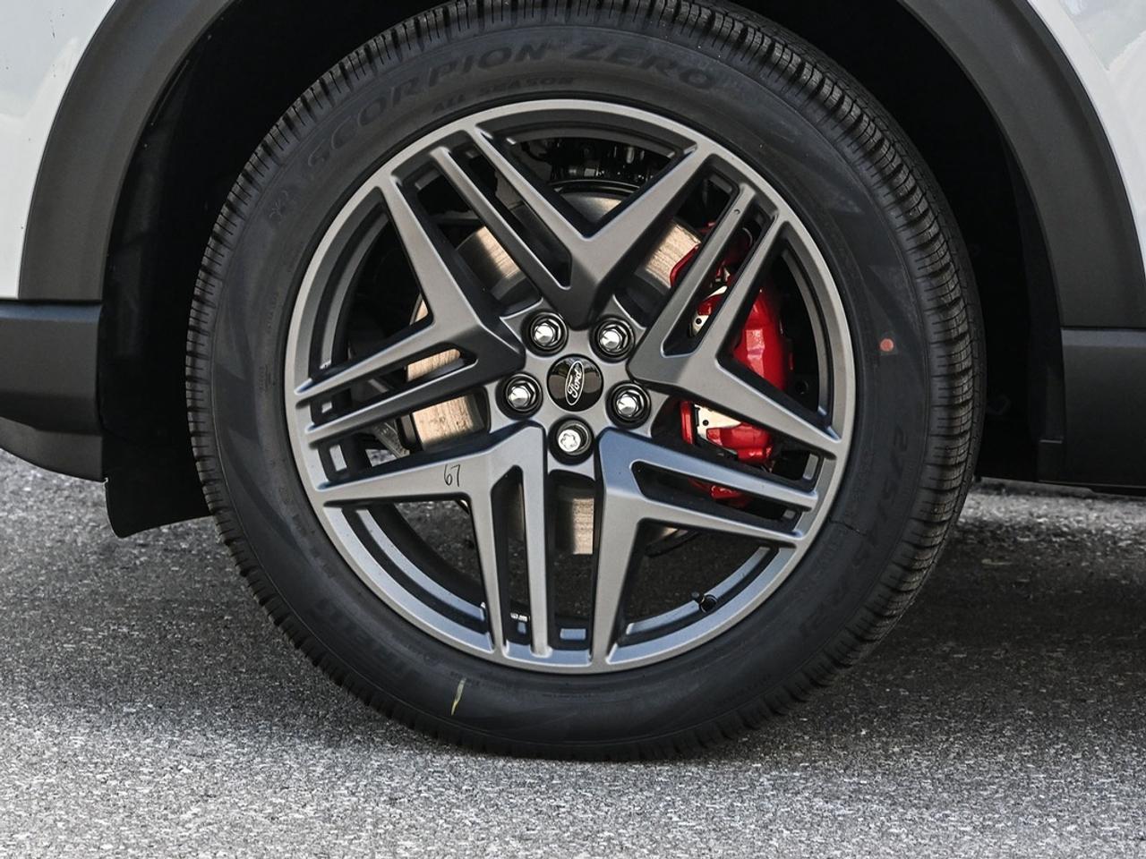 2027 Ford Explorer ST-Line Photo